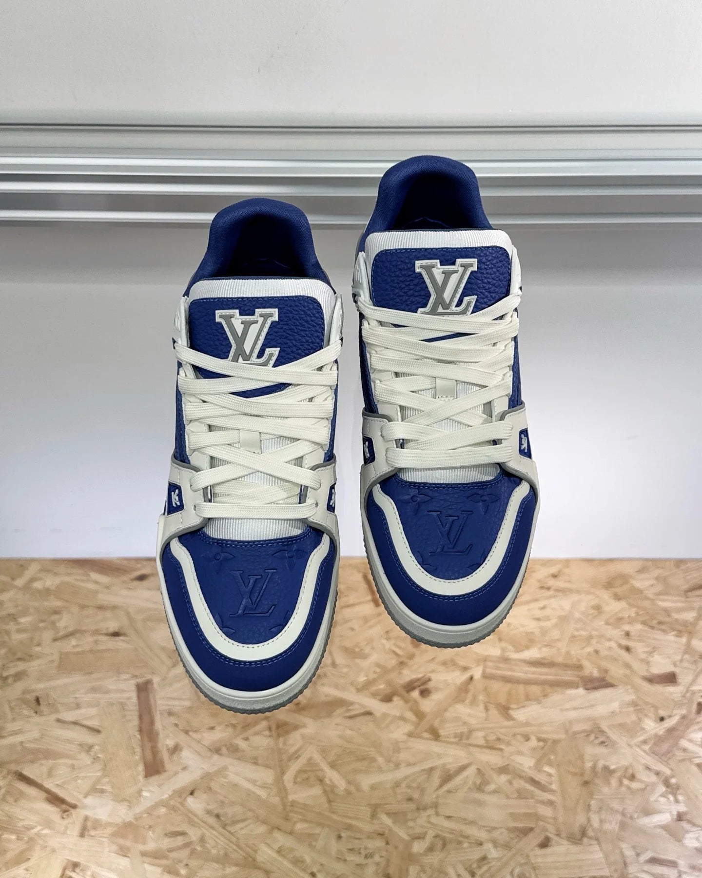 LV SNEAKER