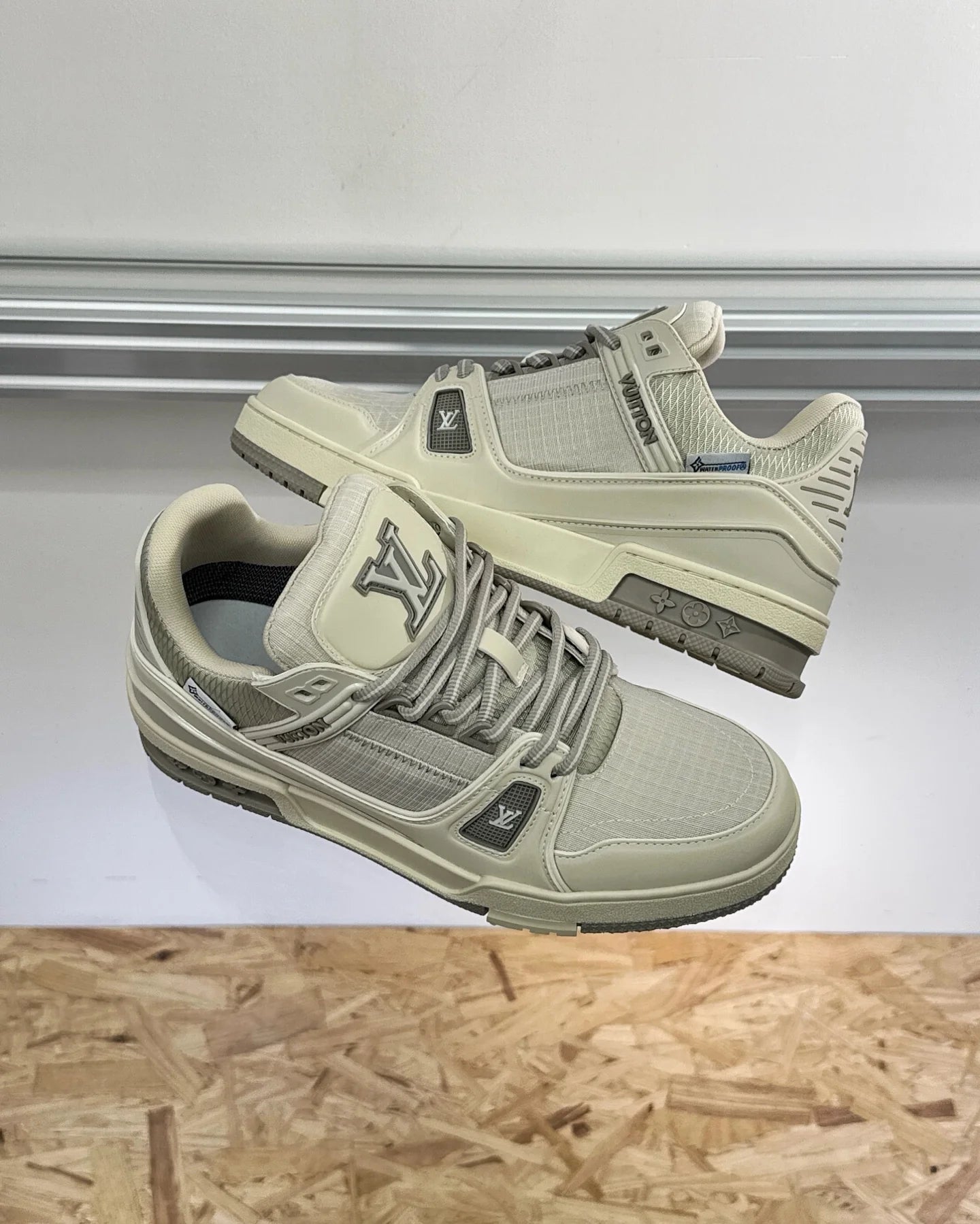 LV SNEAKER