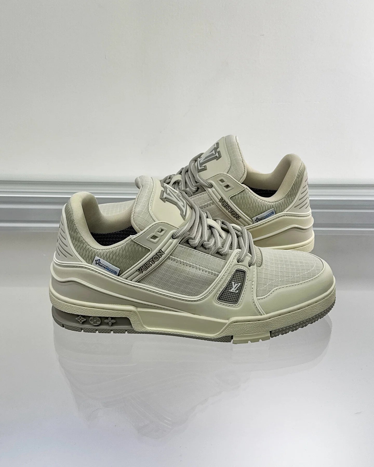 LV SNEAKER