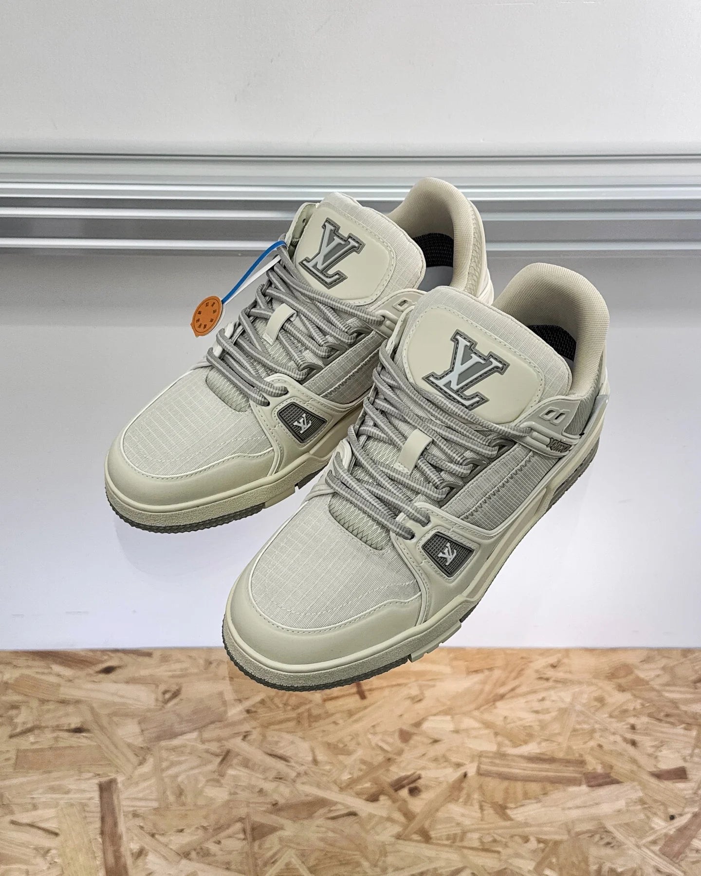 LV SNEAKER