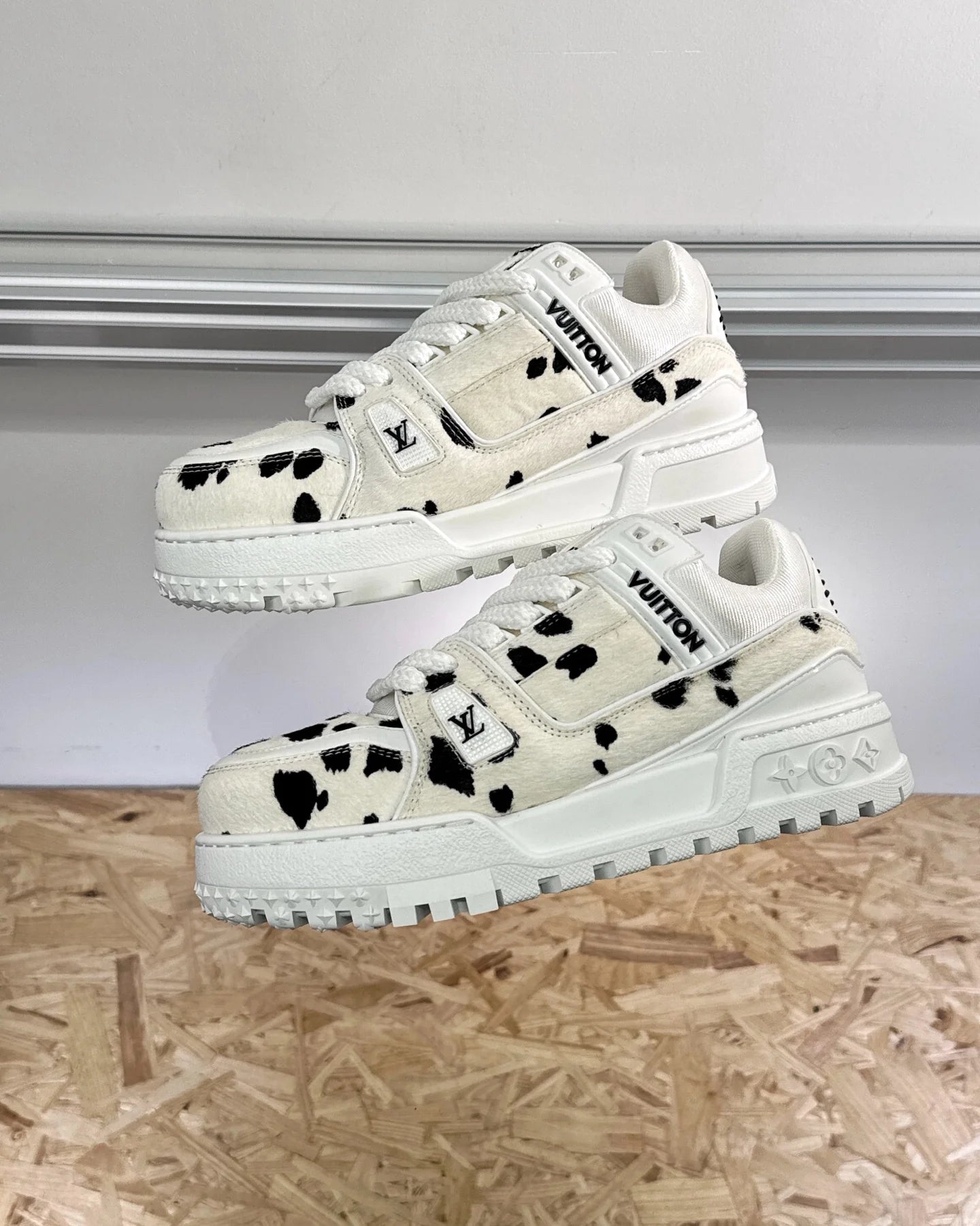 LV SNEAKER
