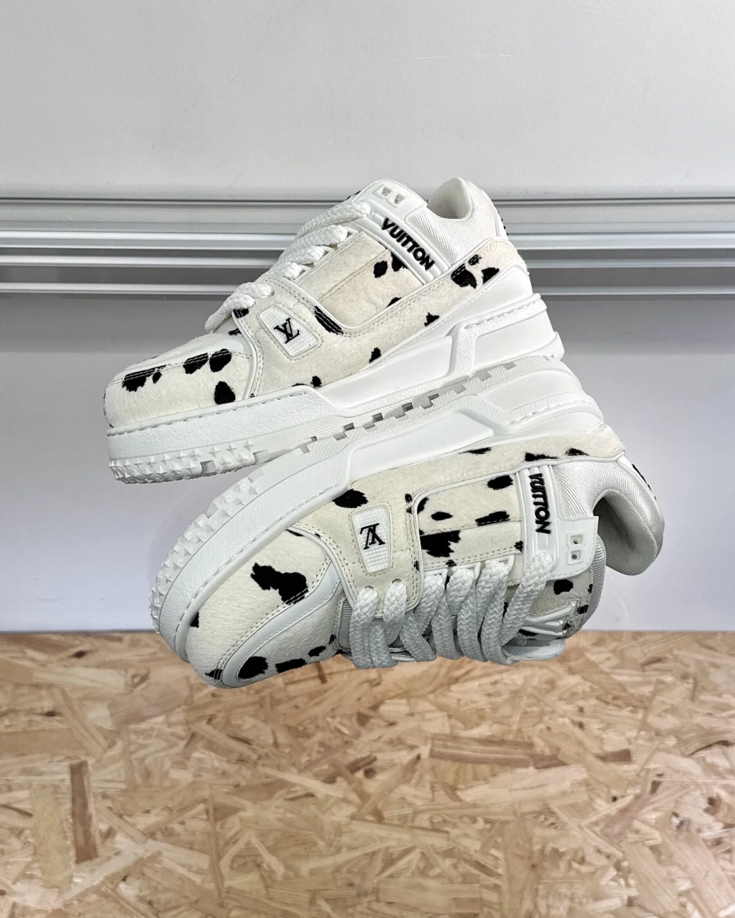 LV SNEAKER