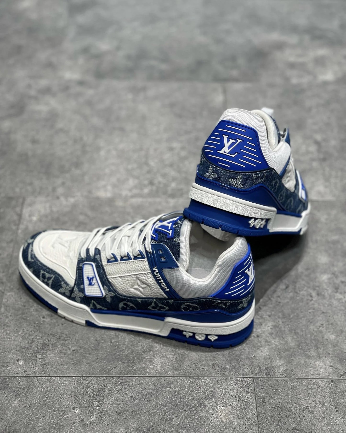 LV SNEAKER