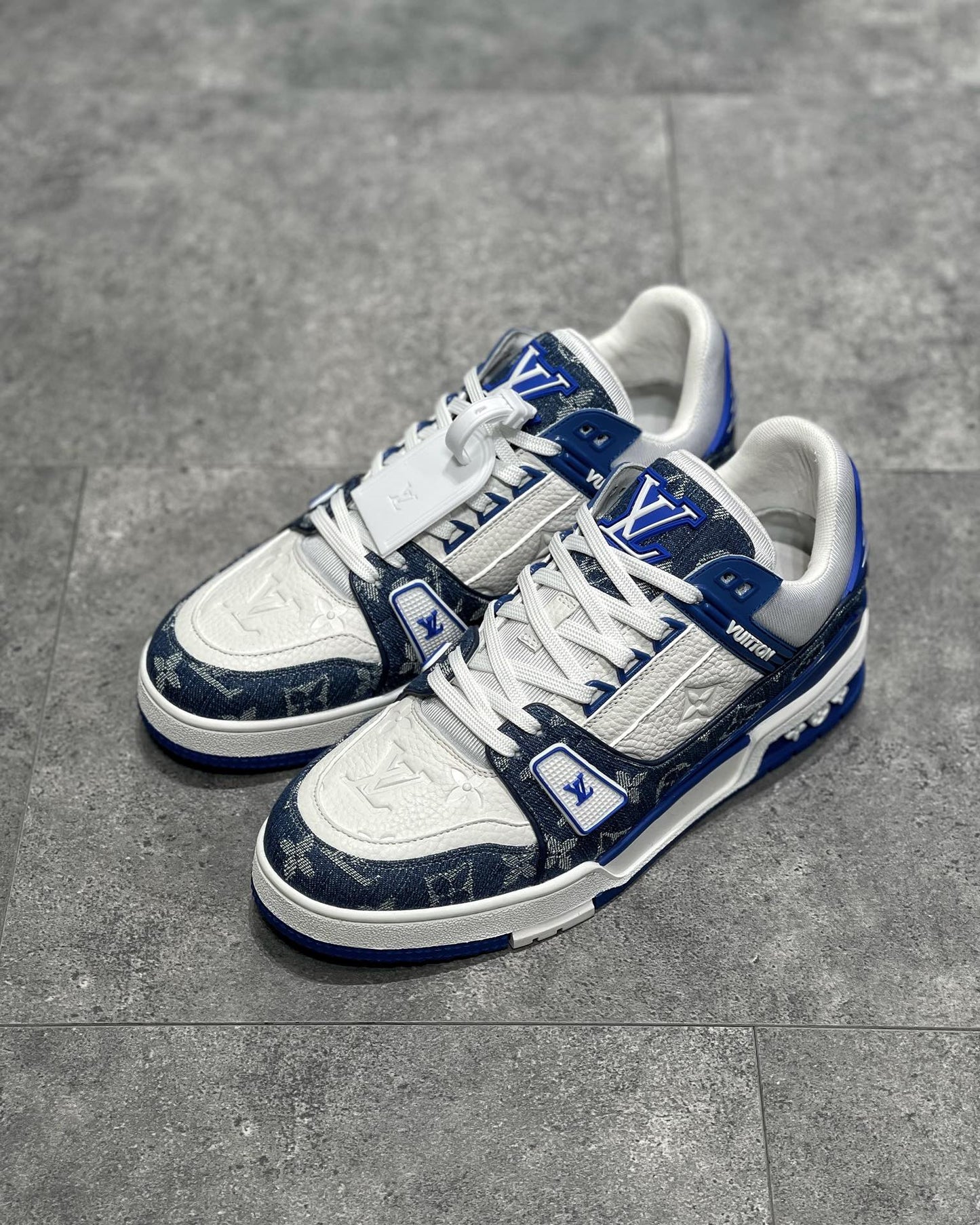 LV SNEAKER