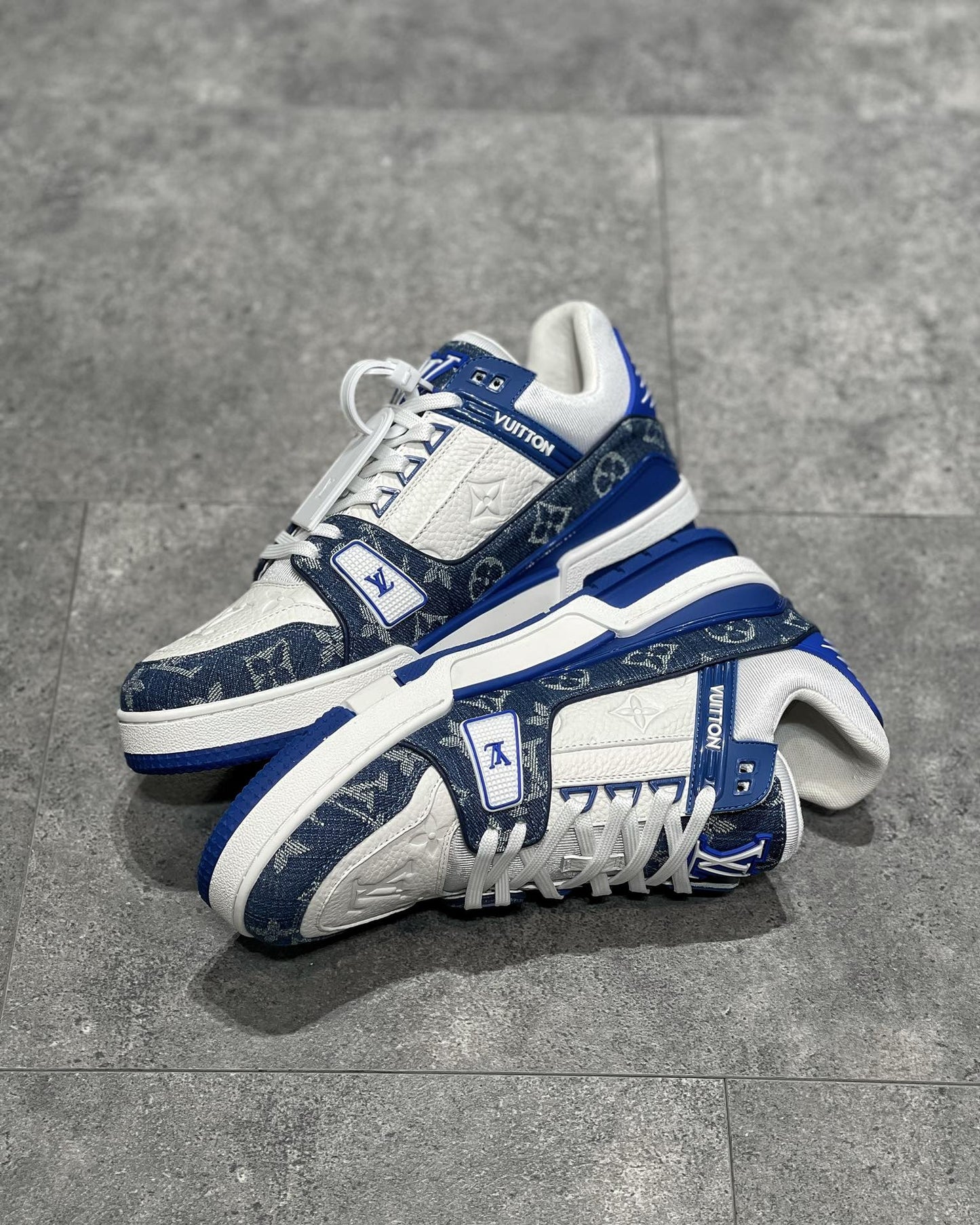 LV SNEAKER