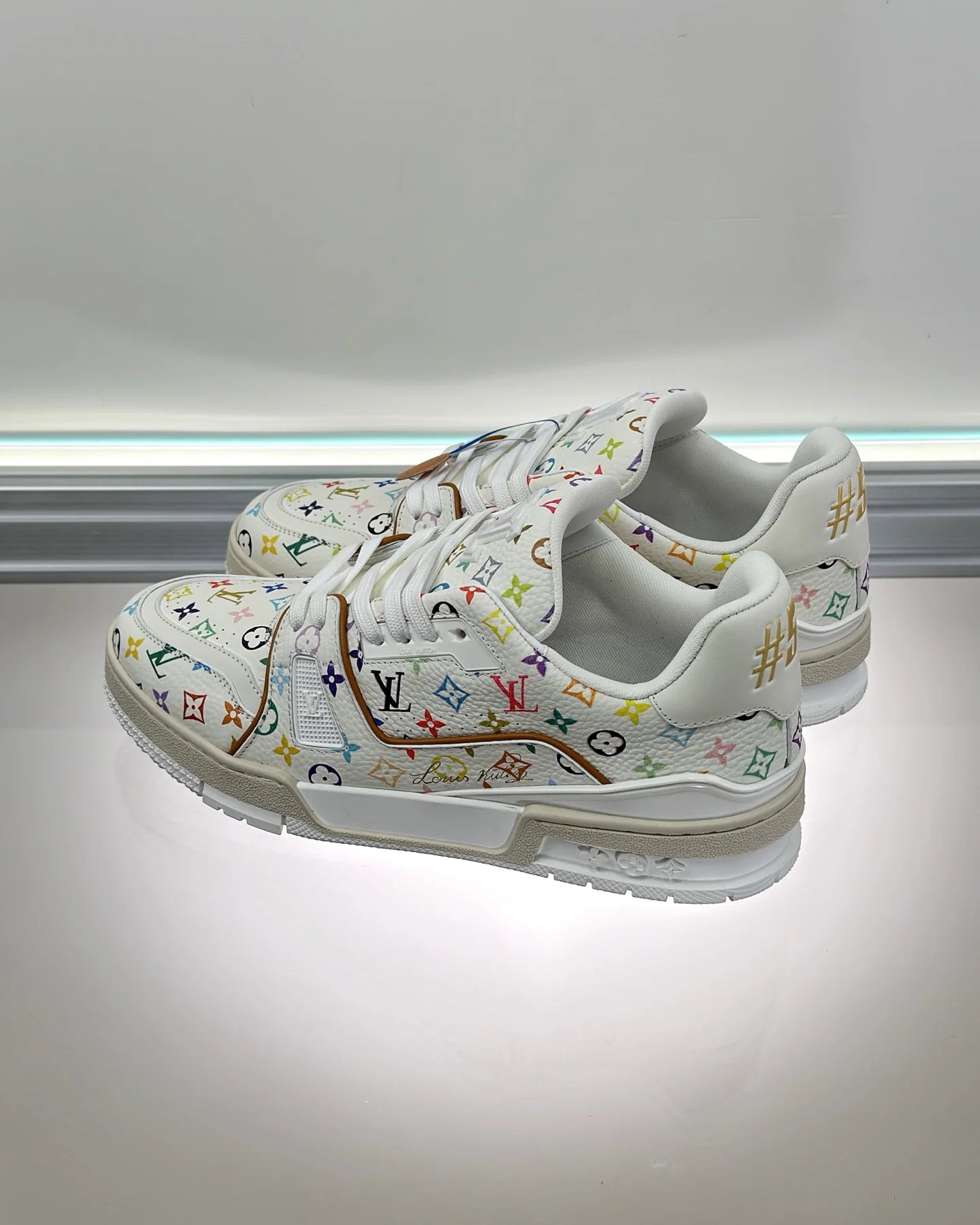 LV SNEAKER