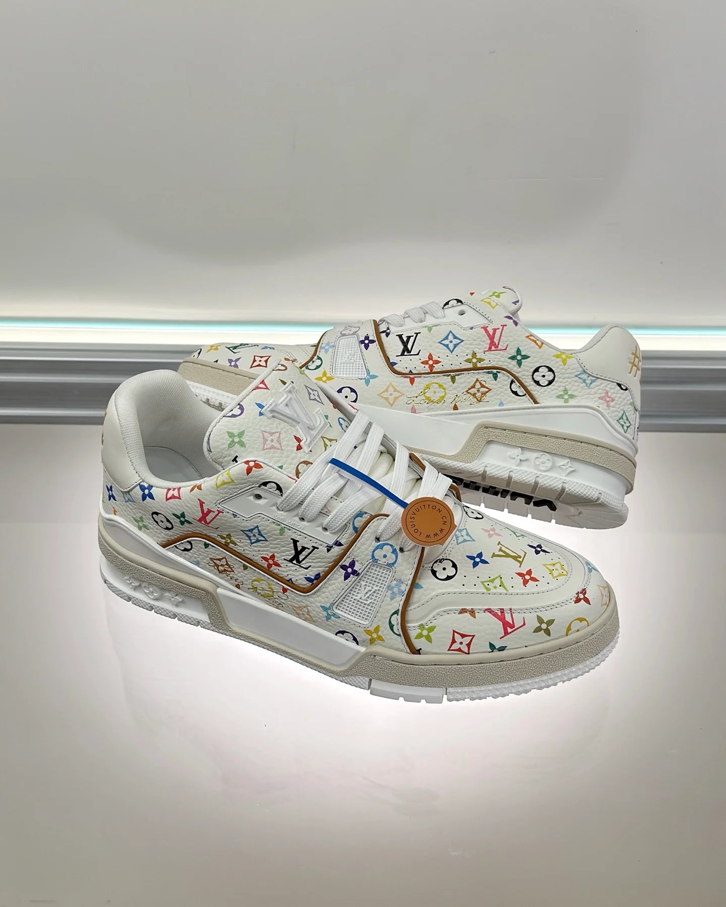 LV SNEAKER