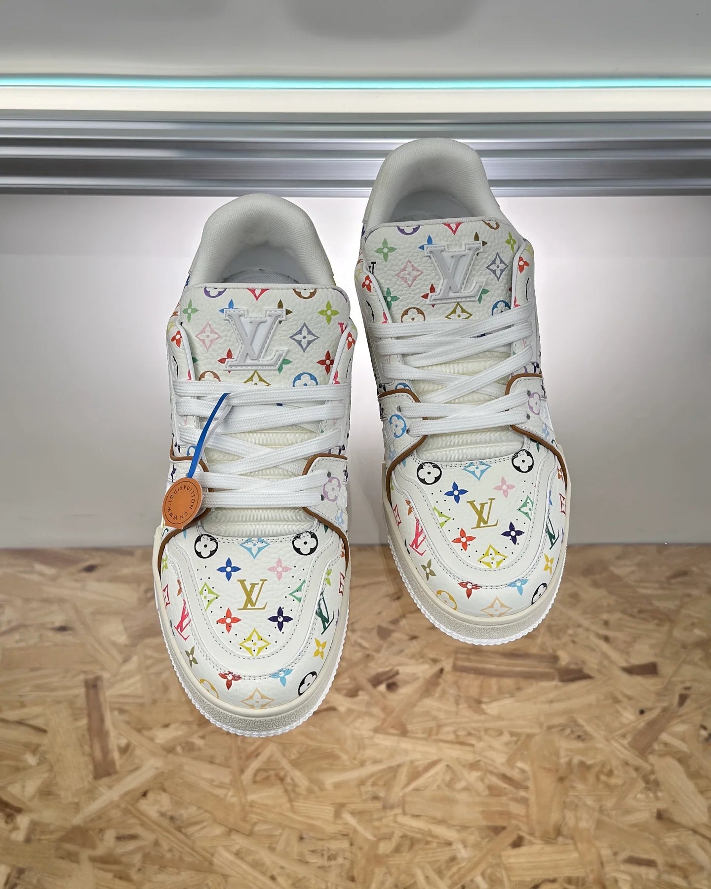 LV SNEAKER