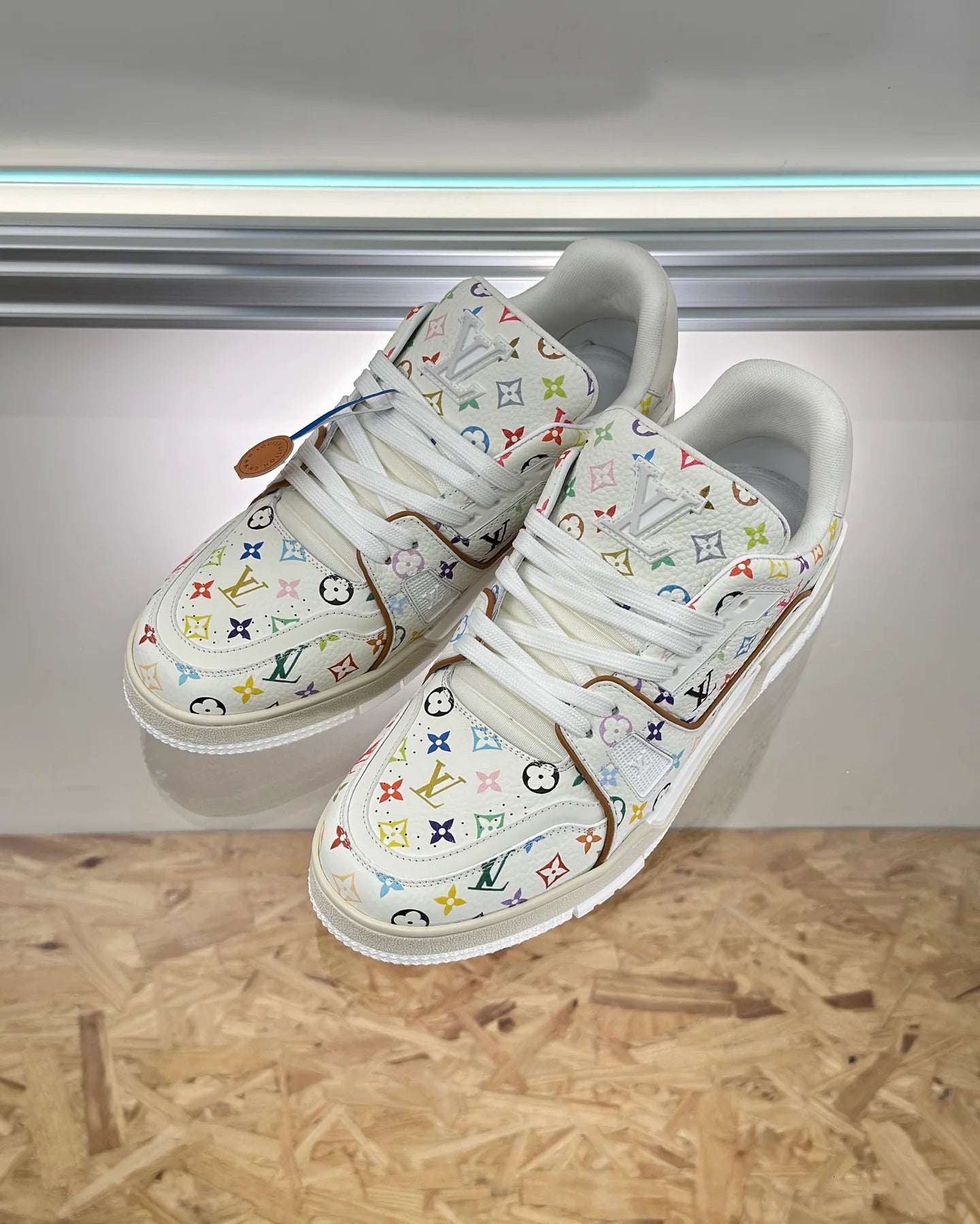 LV SNEAKER