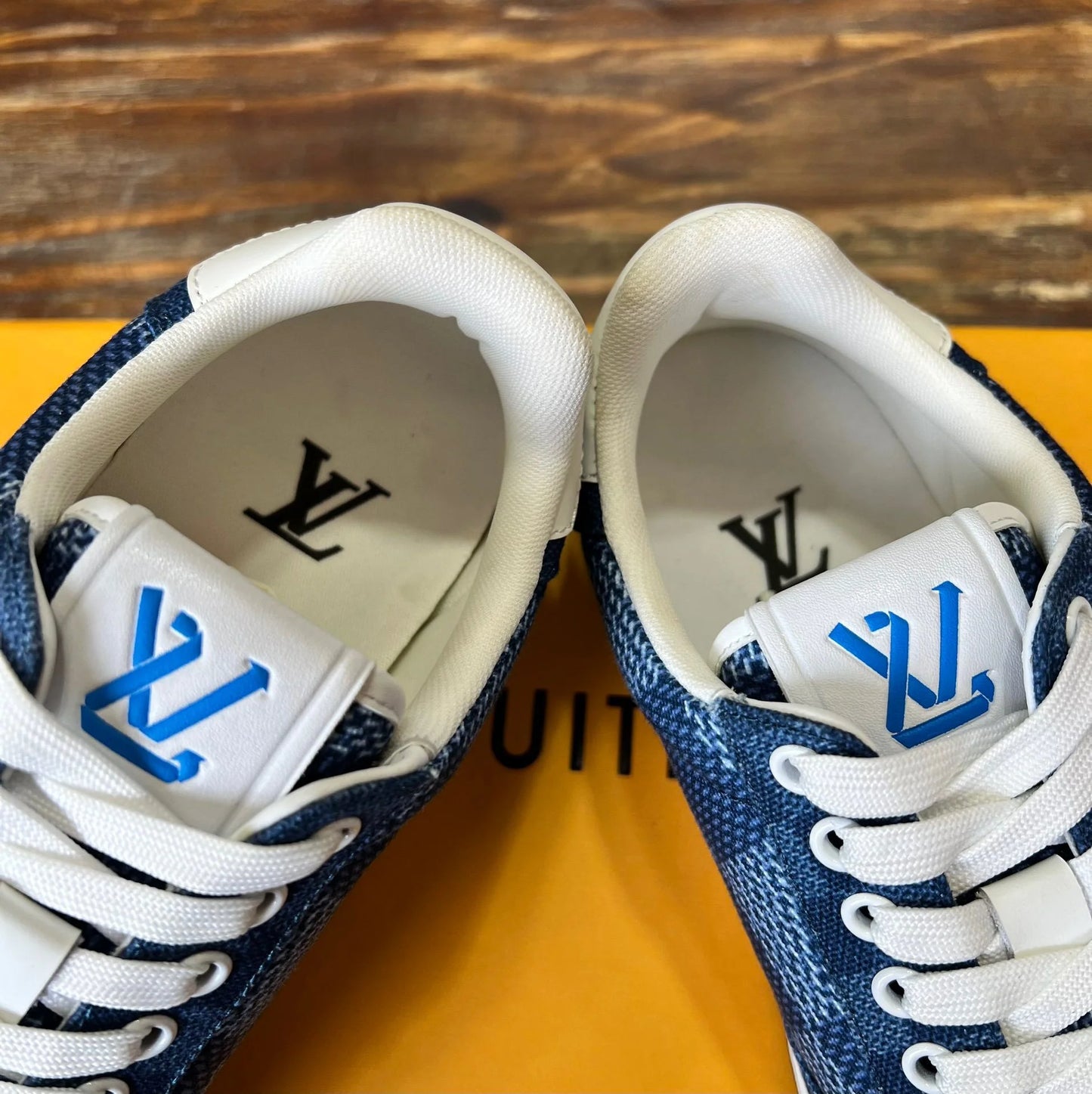 LV SNEAKER