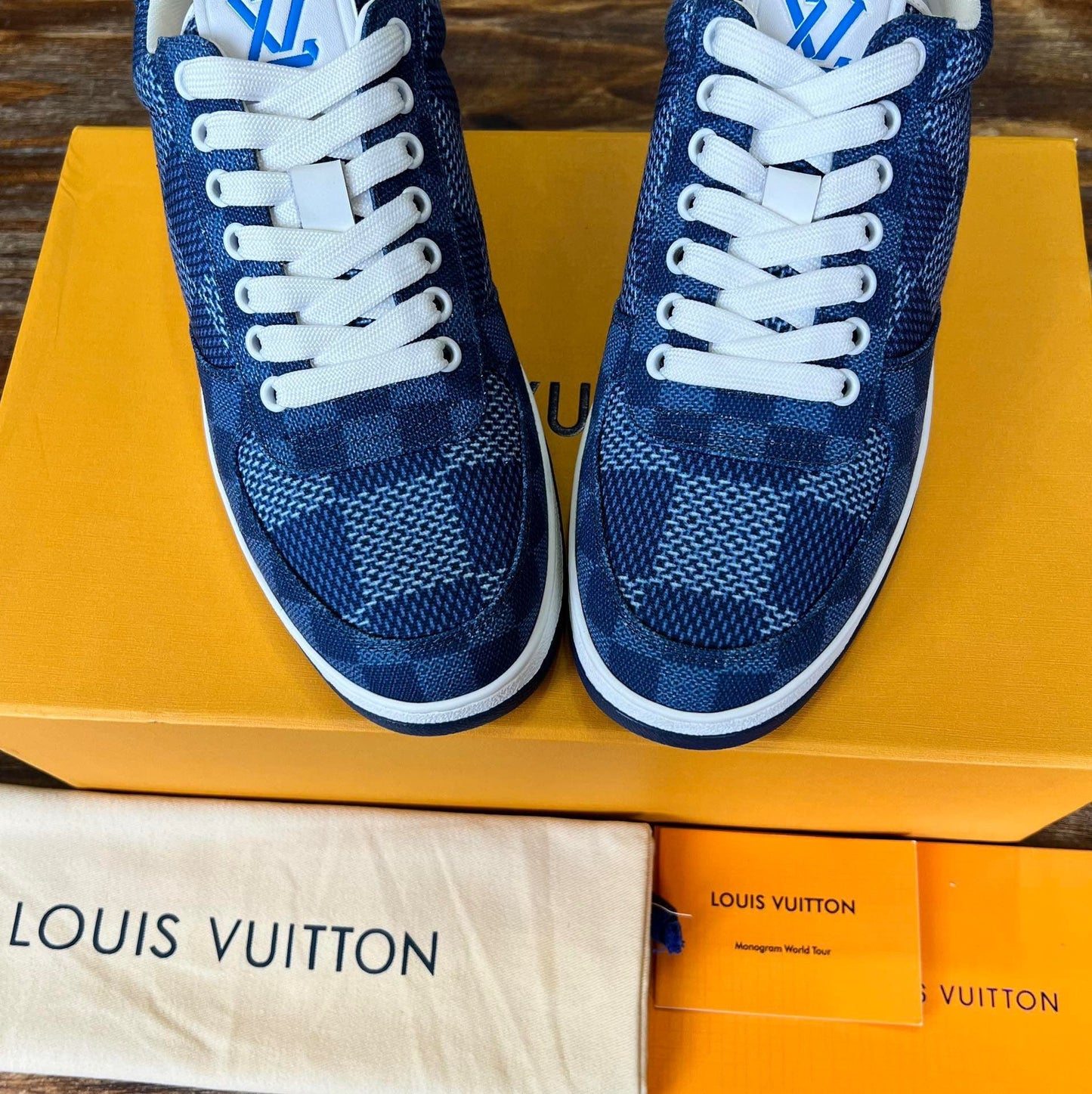 LV SNEAKER