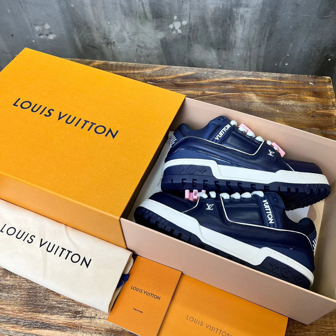 LV SNEAKER