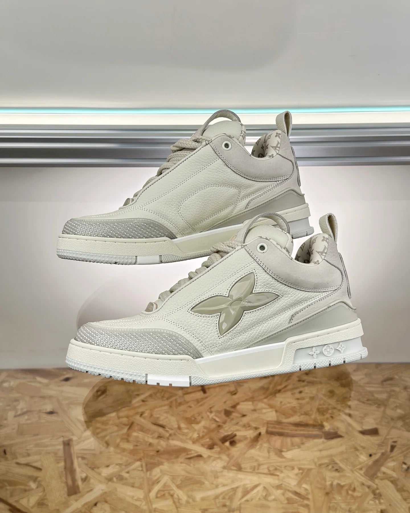 LV SNEAKER