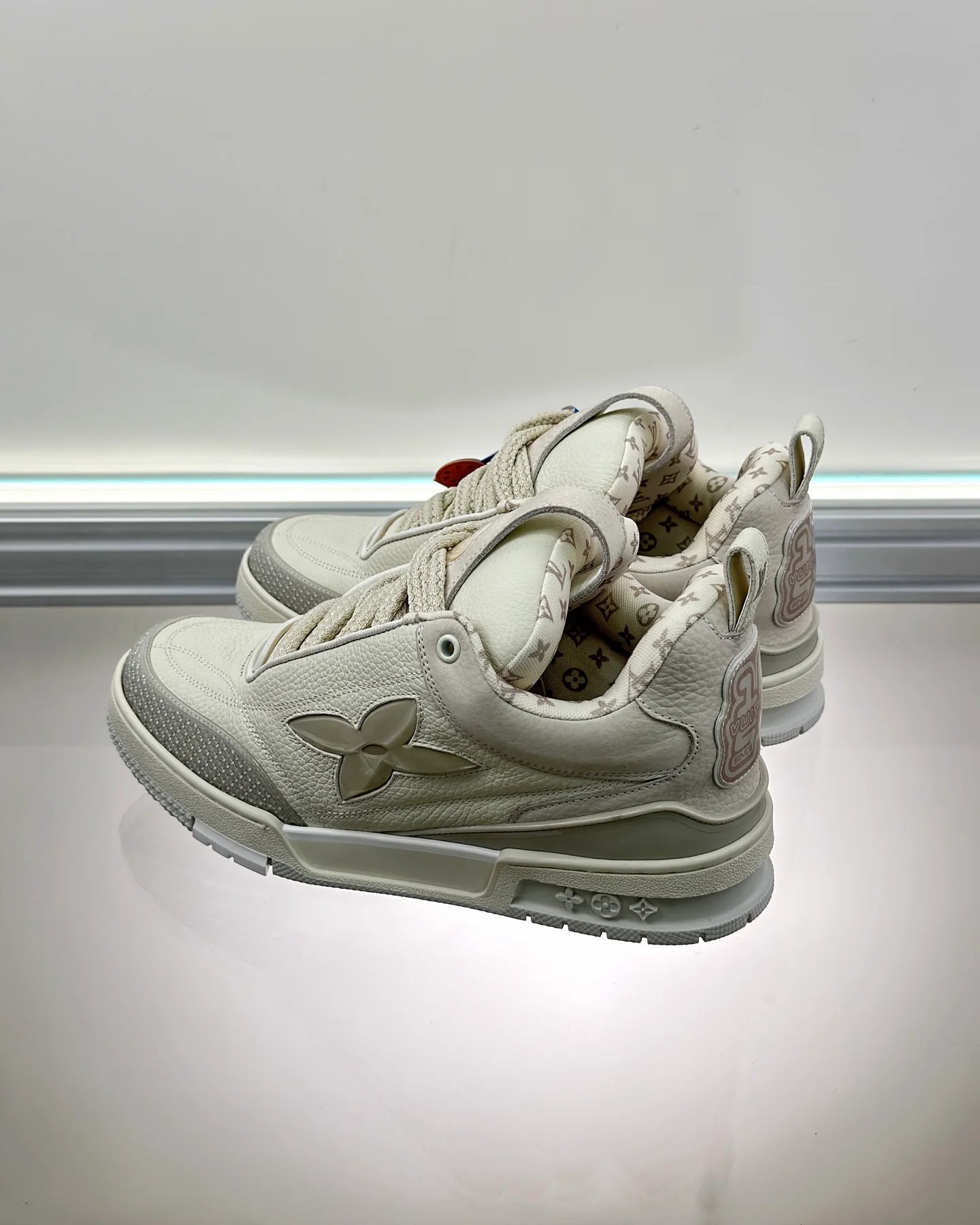 LV SNEAKER
