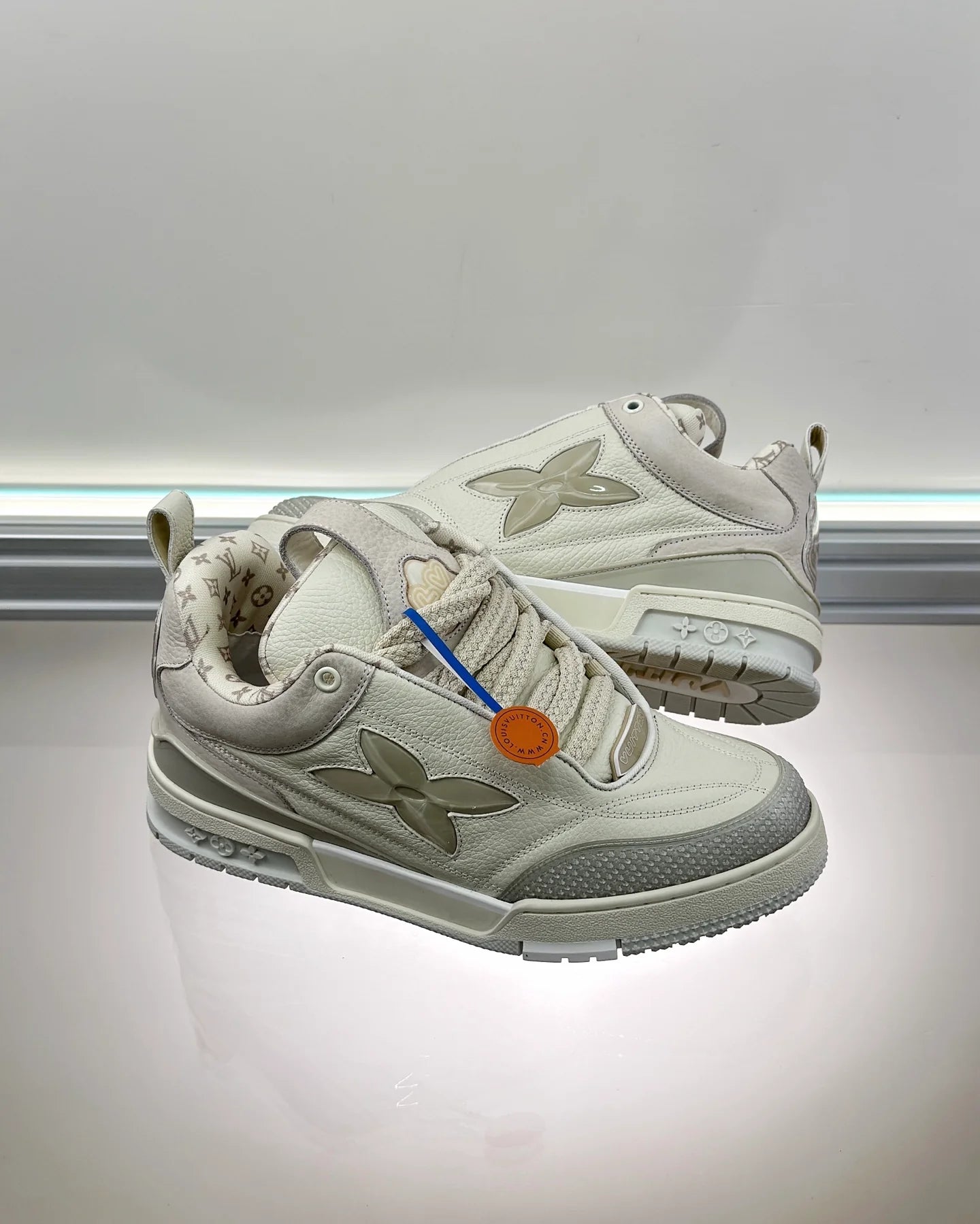LV SNEAKER