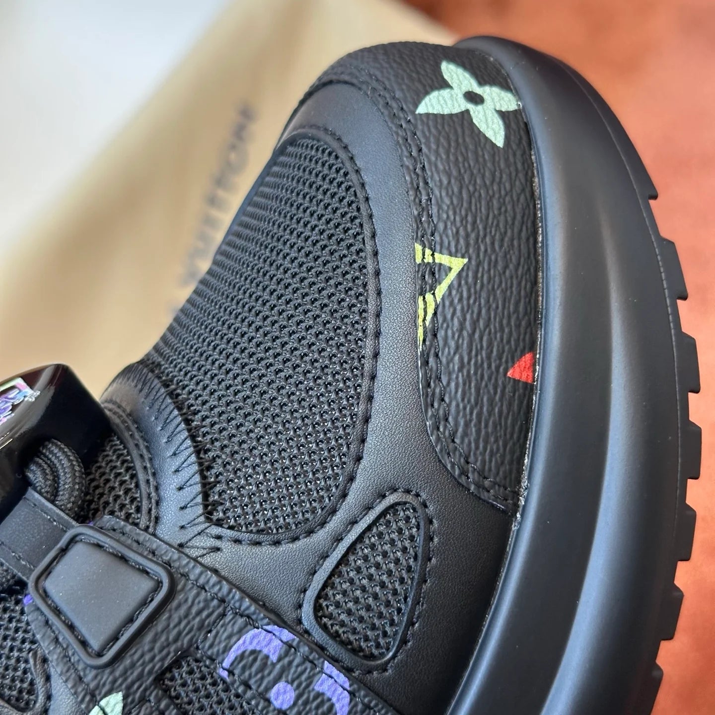 LV SNEAKER