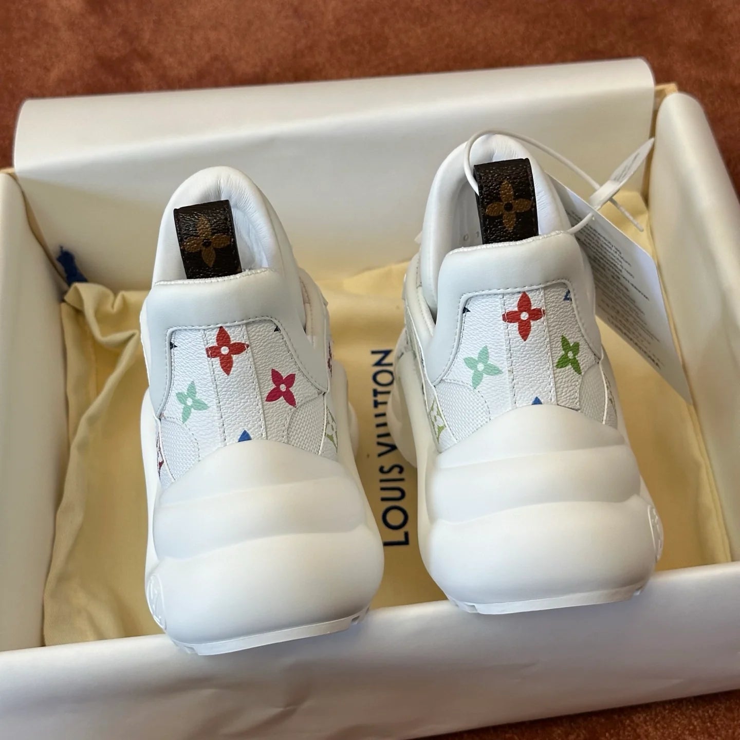 LV SNEAKER