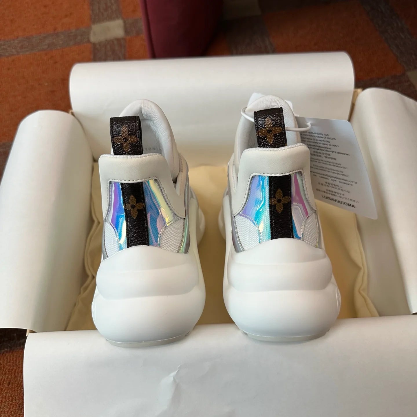 LV SNEAKER