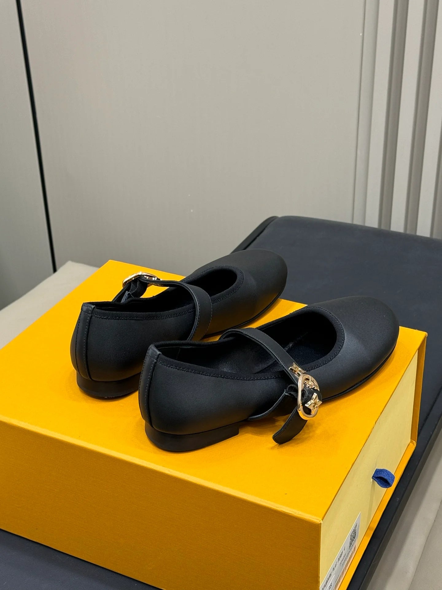 LV SNEAKER