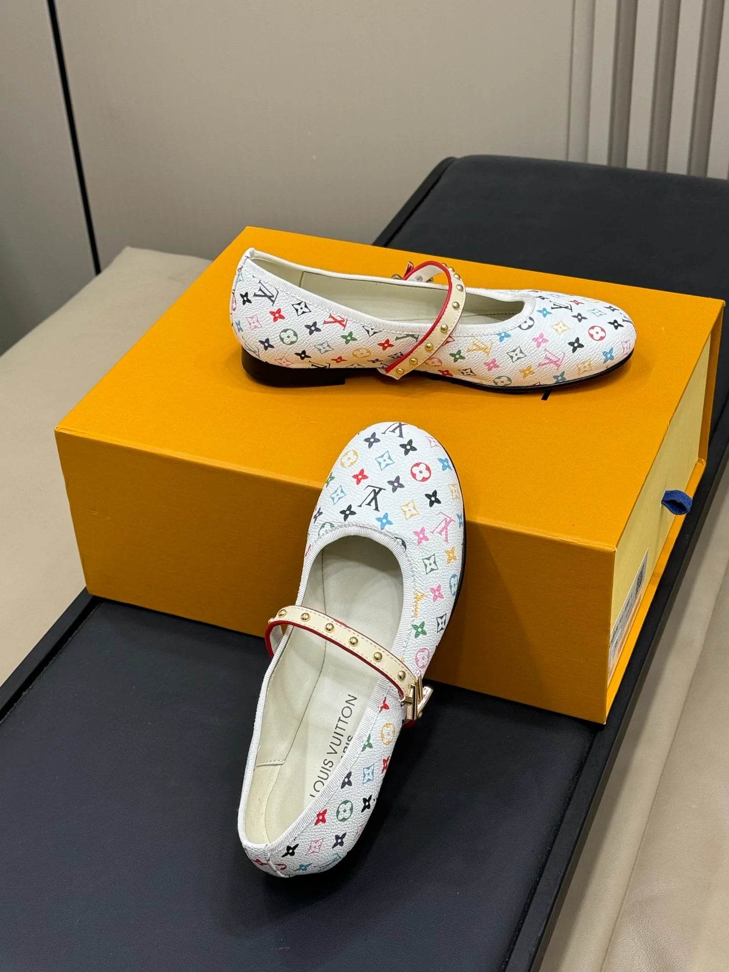 LV SNEAKER