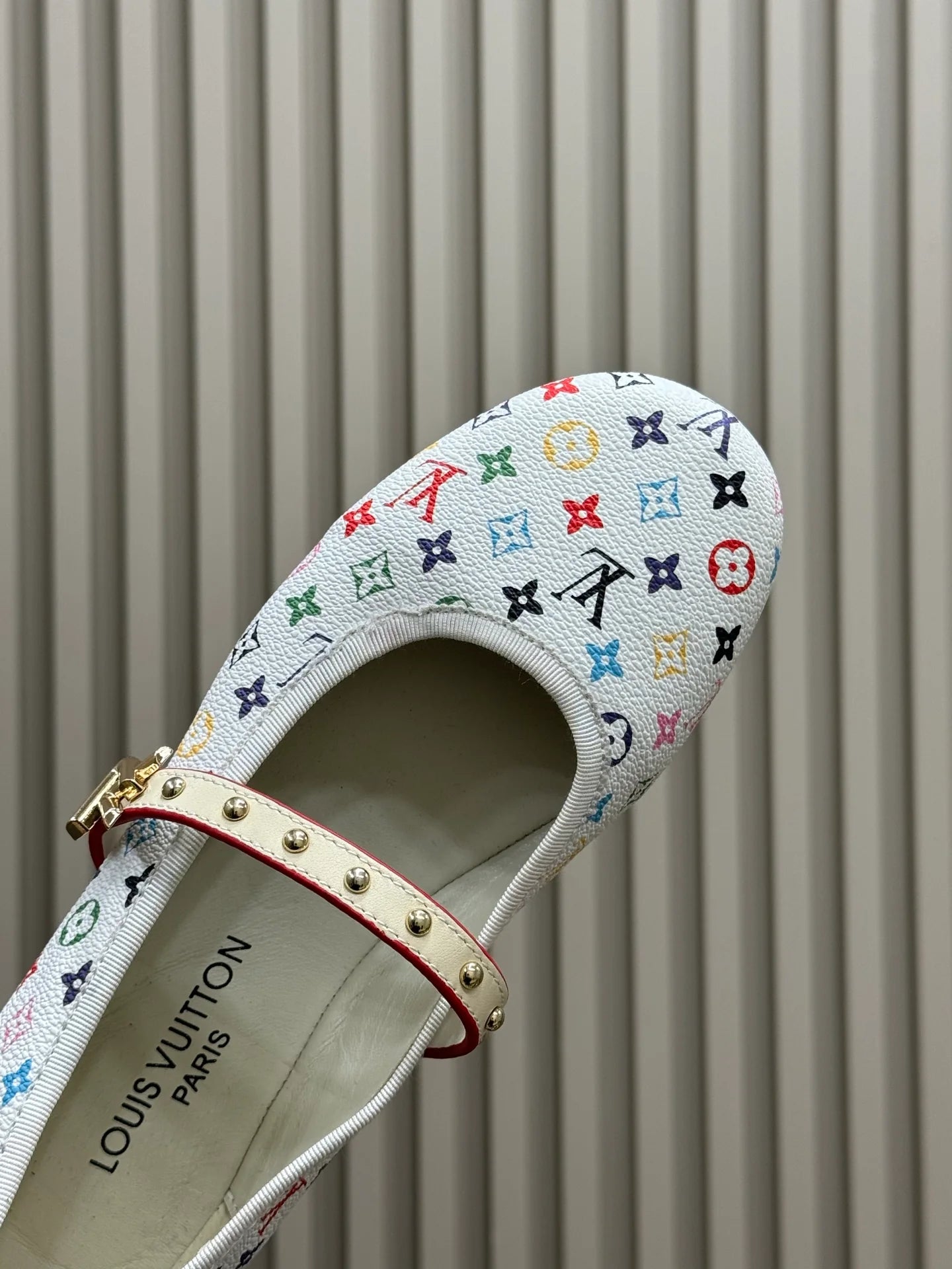 LV SNEAKER