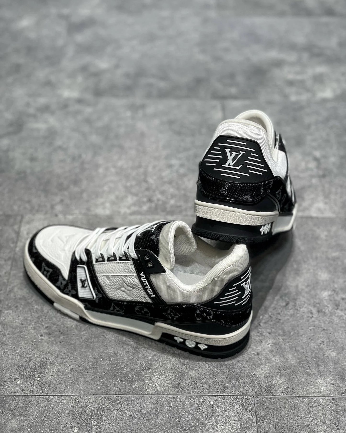 LV SNEAKER