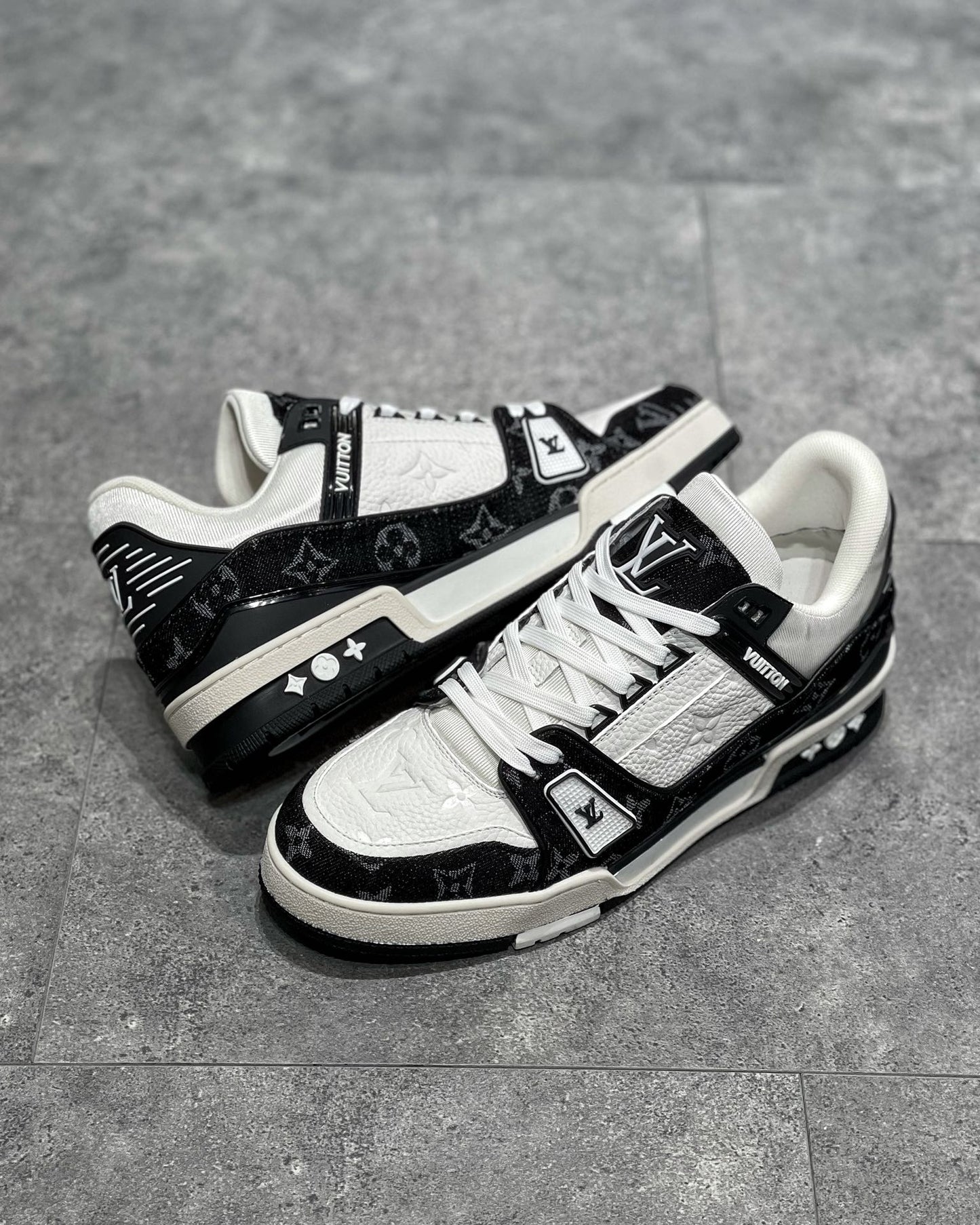 LV SNEAKER