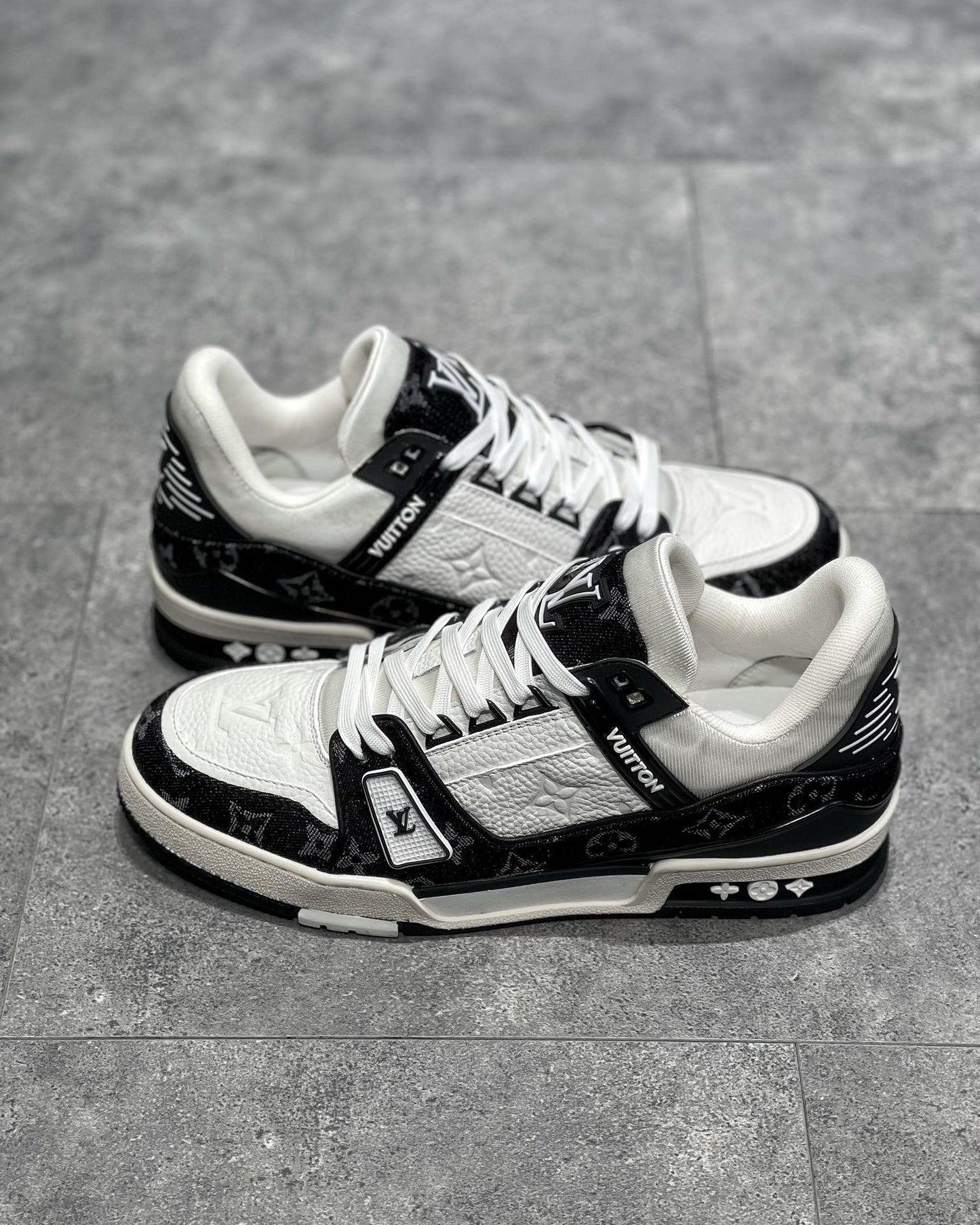 LV SNEAKER