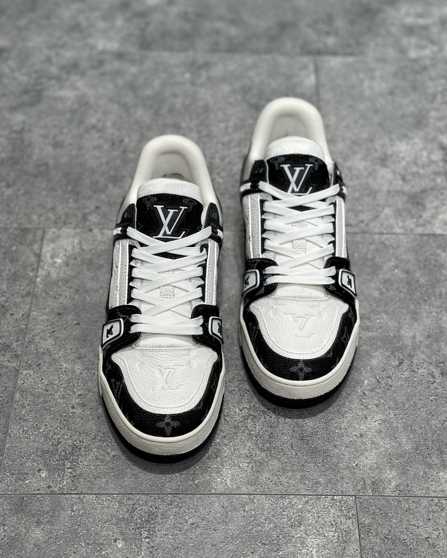 LV SNEAKER