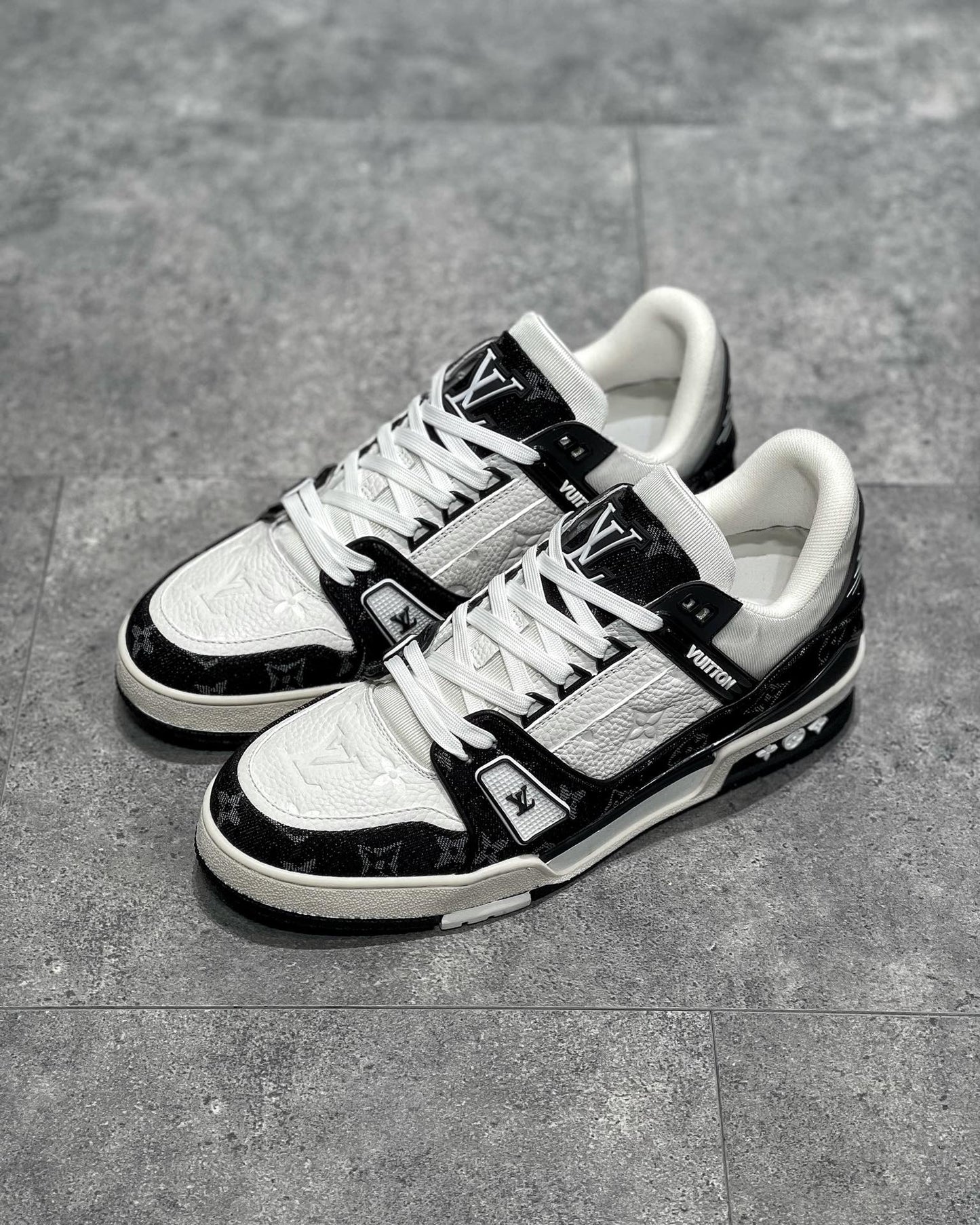 LV SNEAKER