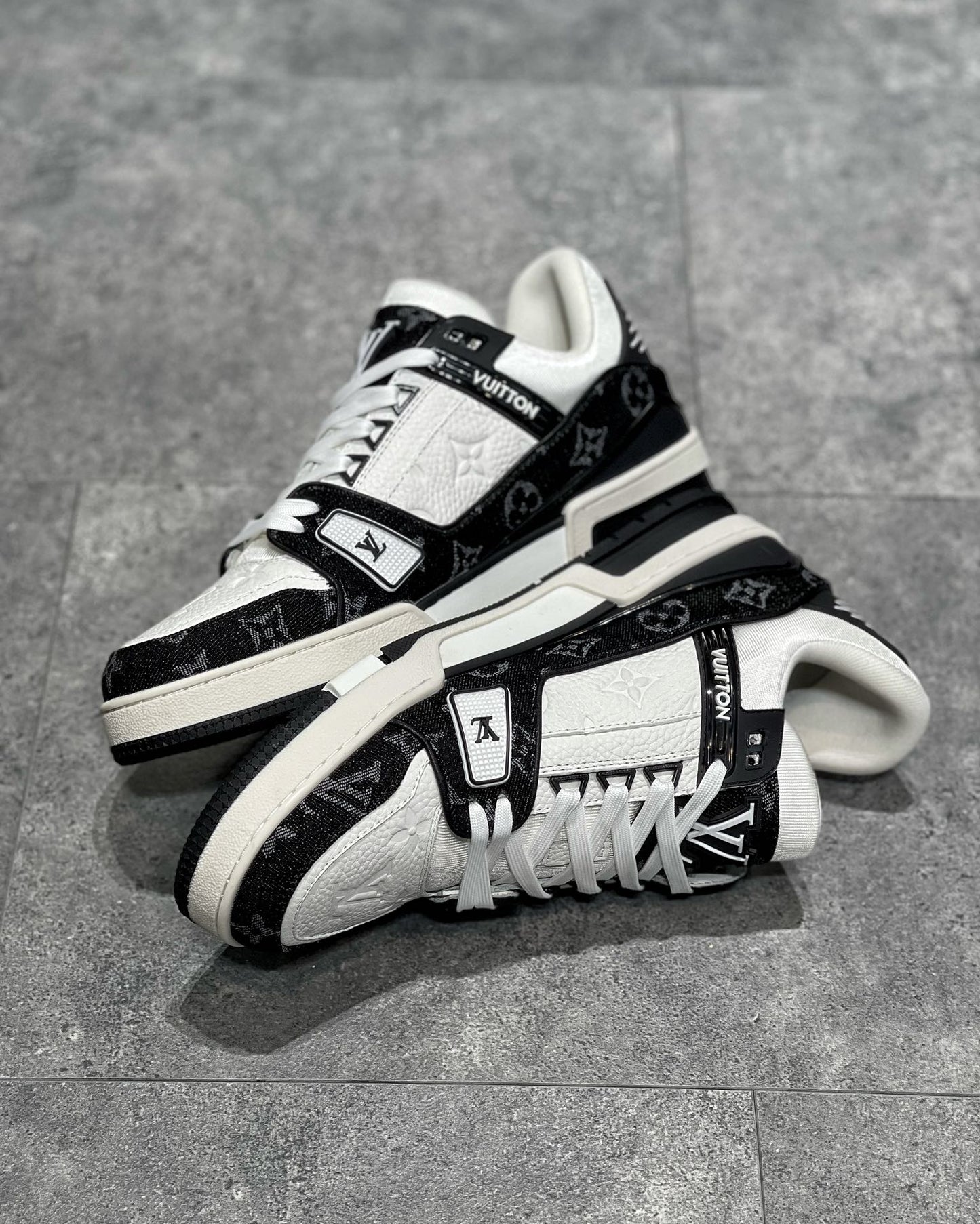 LV SNEAKER