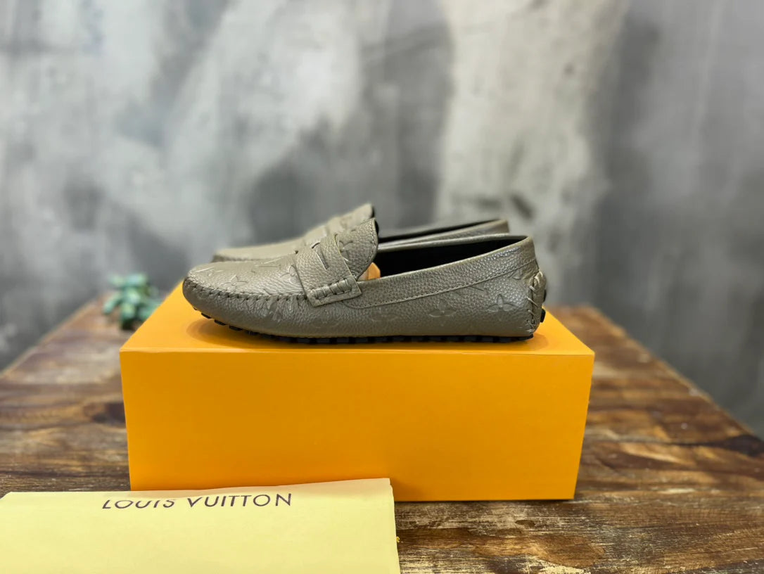 LV SNEAKER