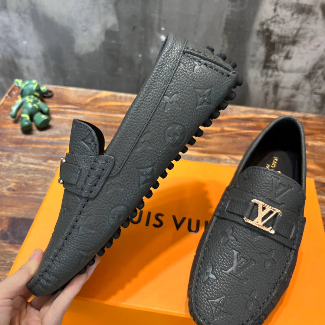 LV SNEAKER