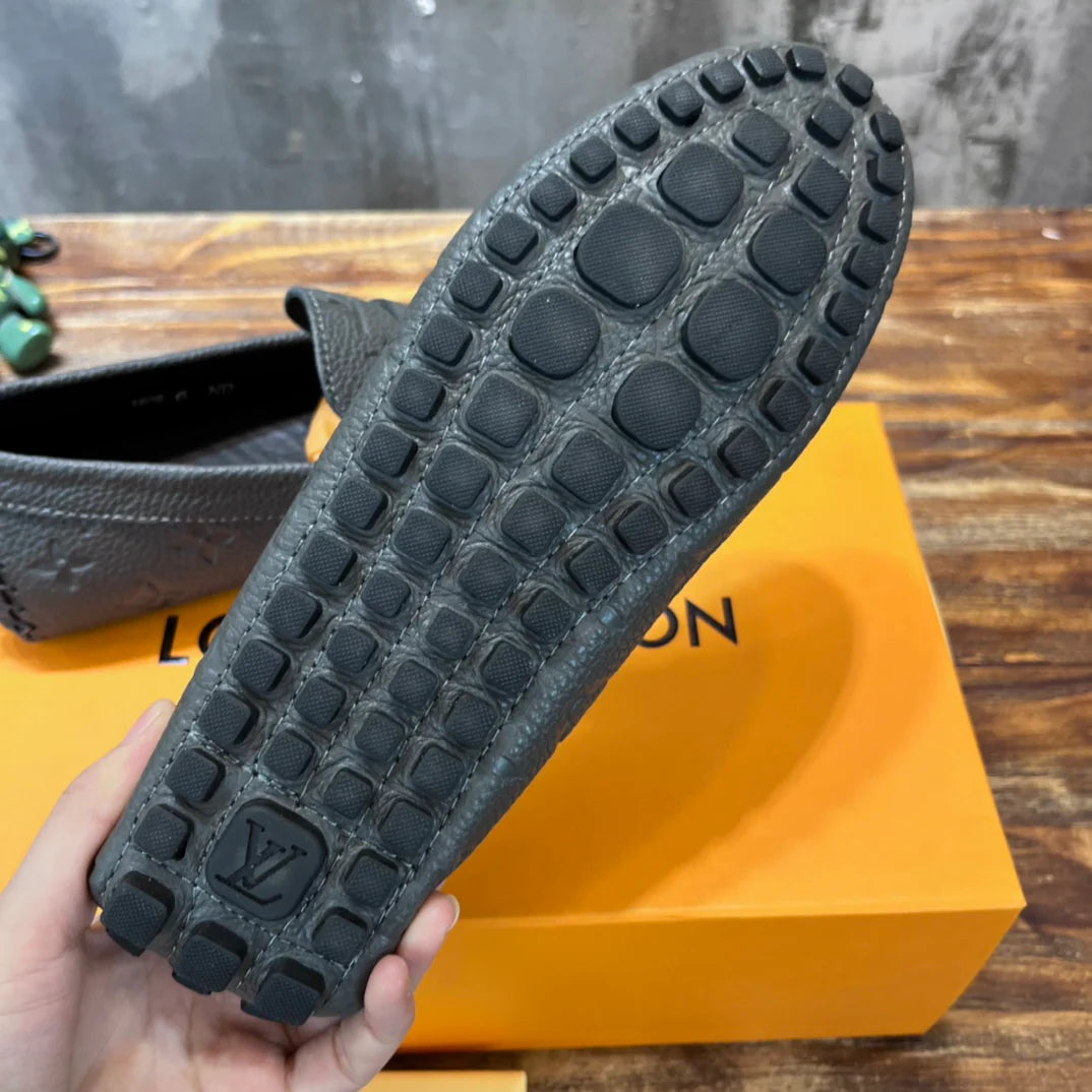 LV SNEAKER