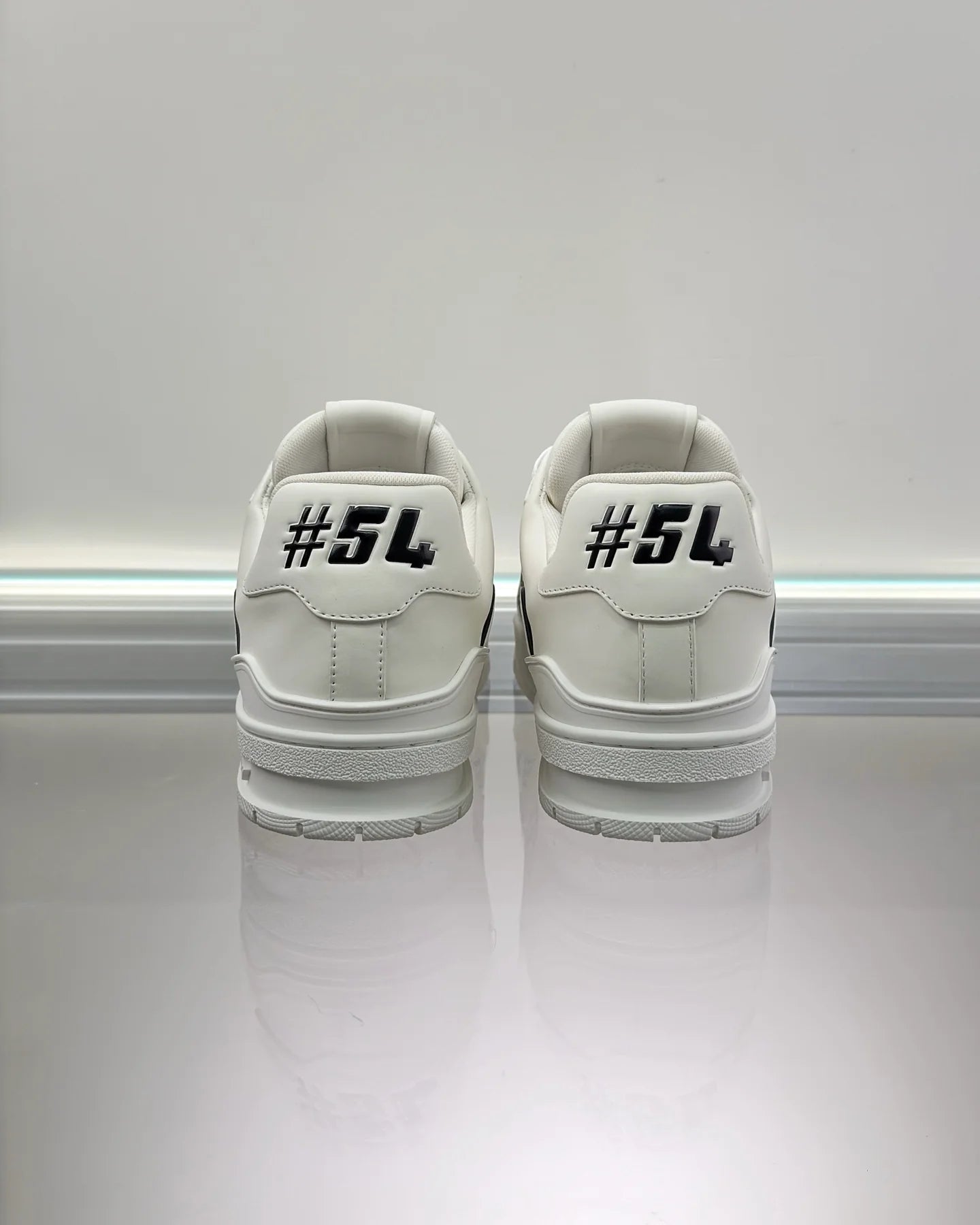 LV SNEAKER