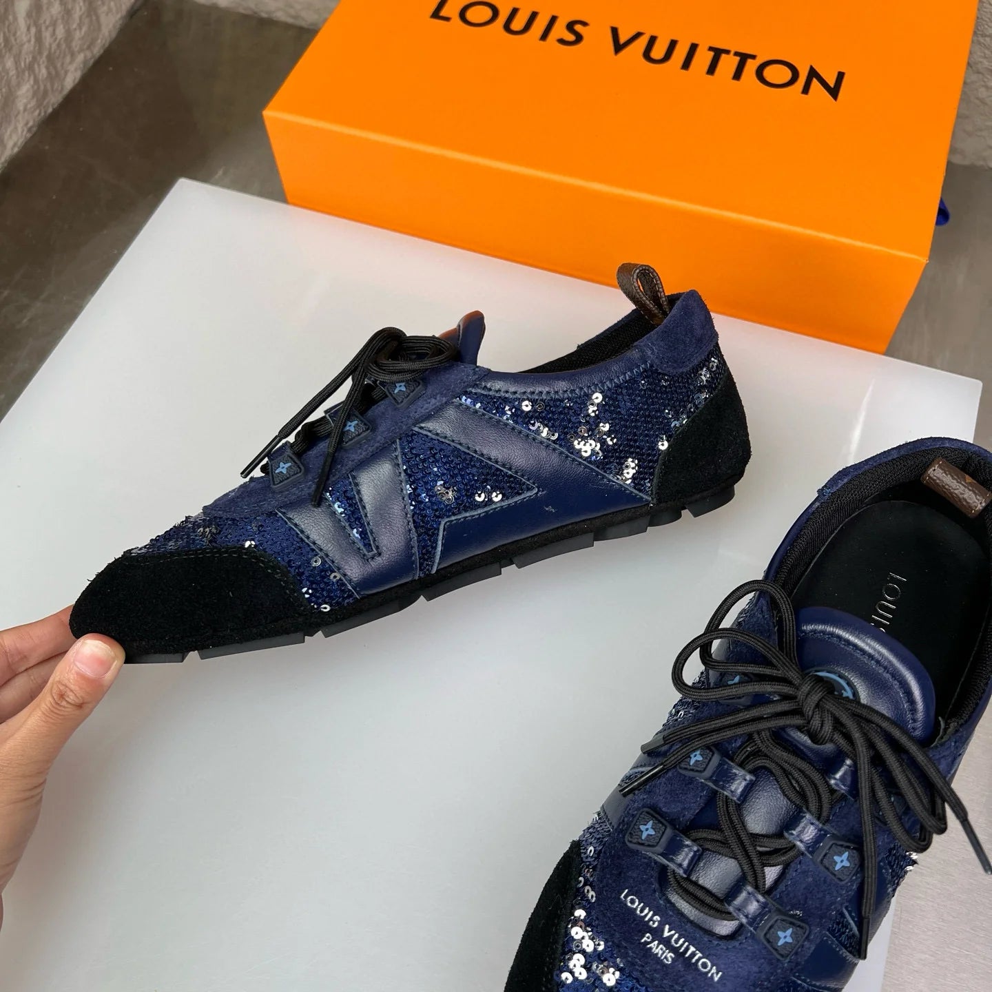 LV SNEAKER