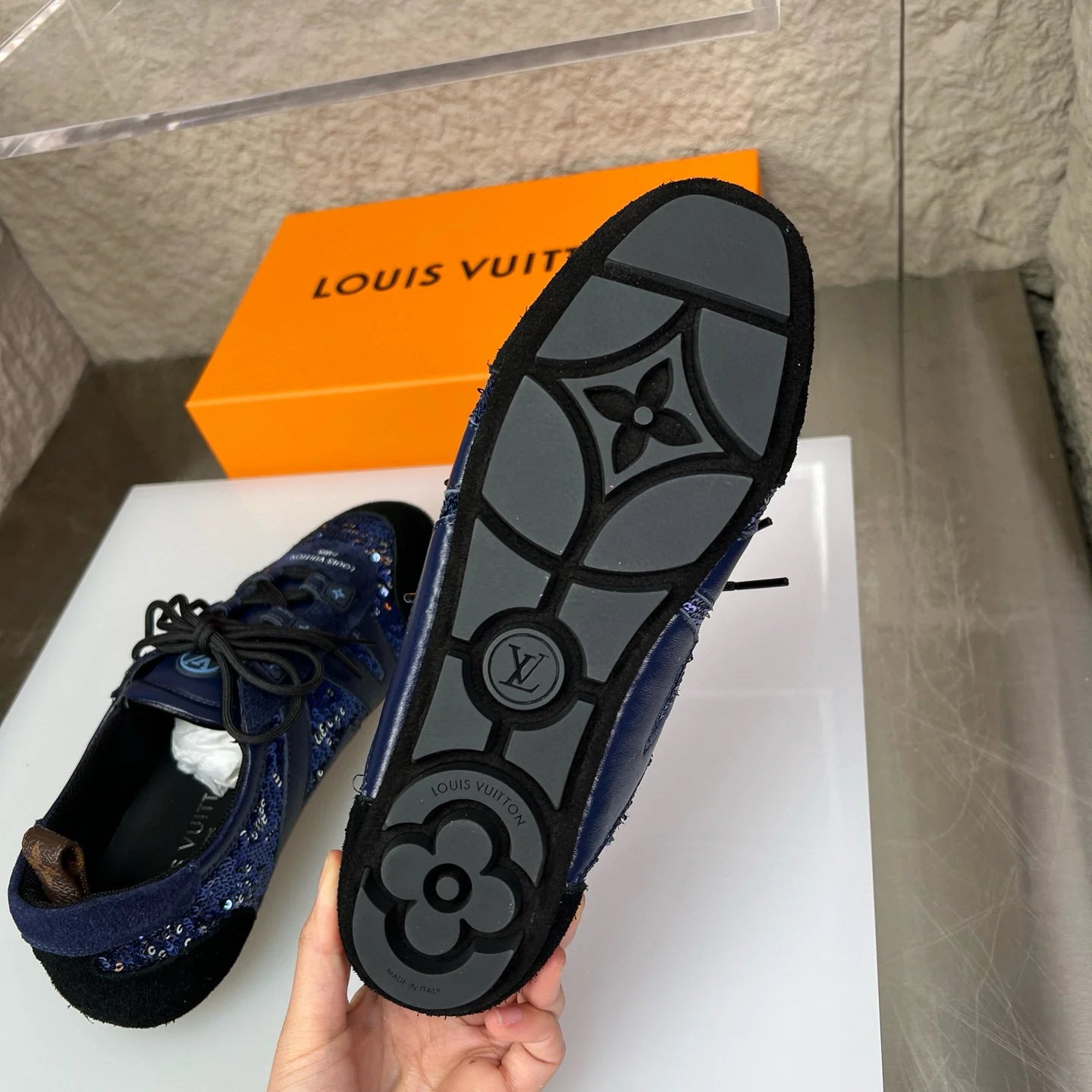 LV SNEAKER