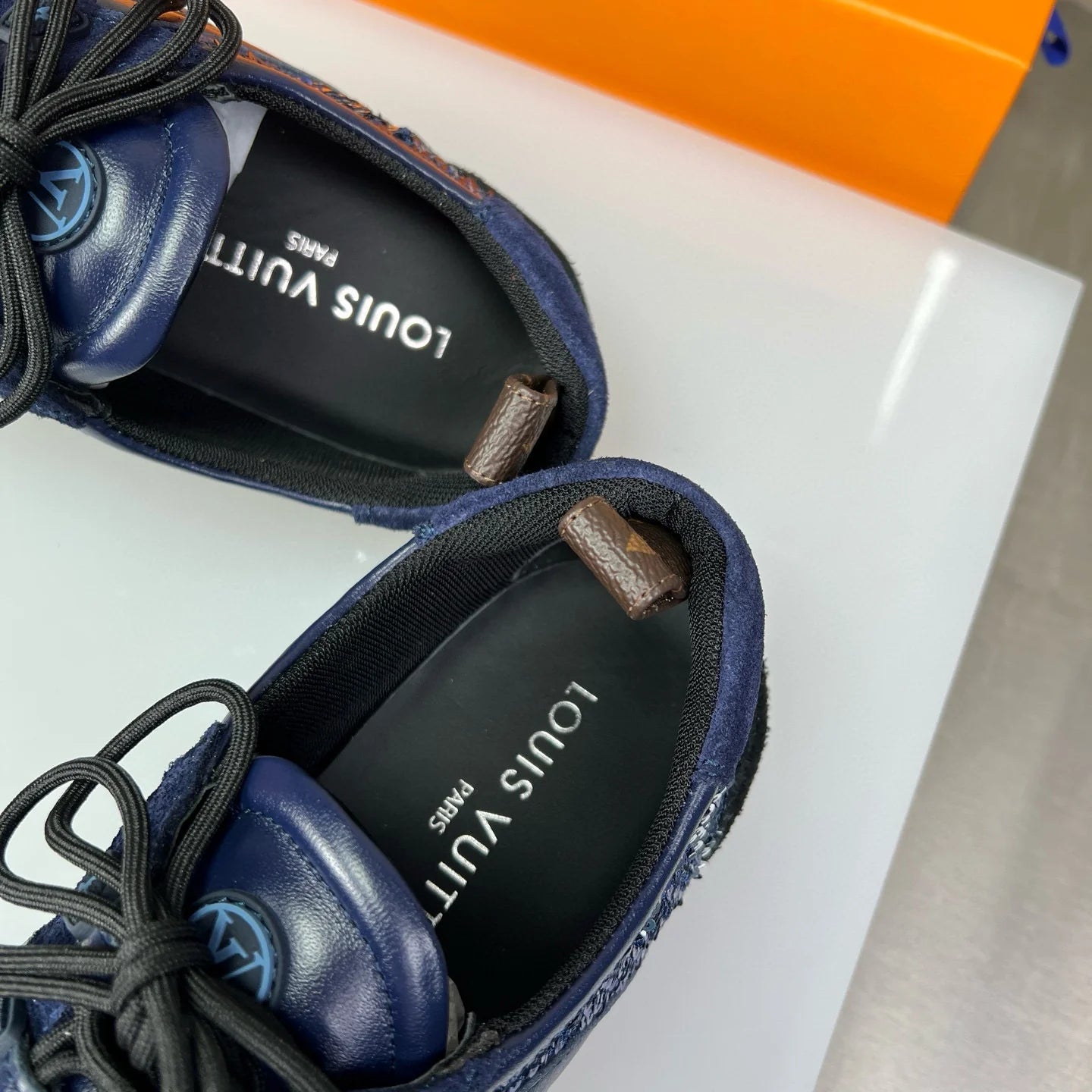 LV SNEAKER