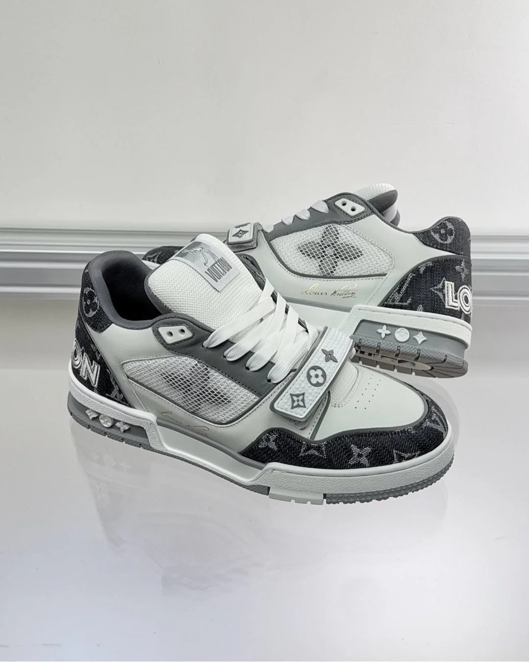 LV SNEAKER