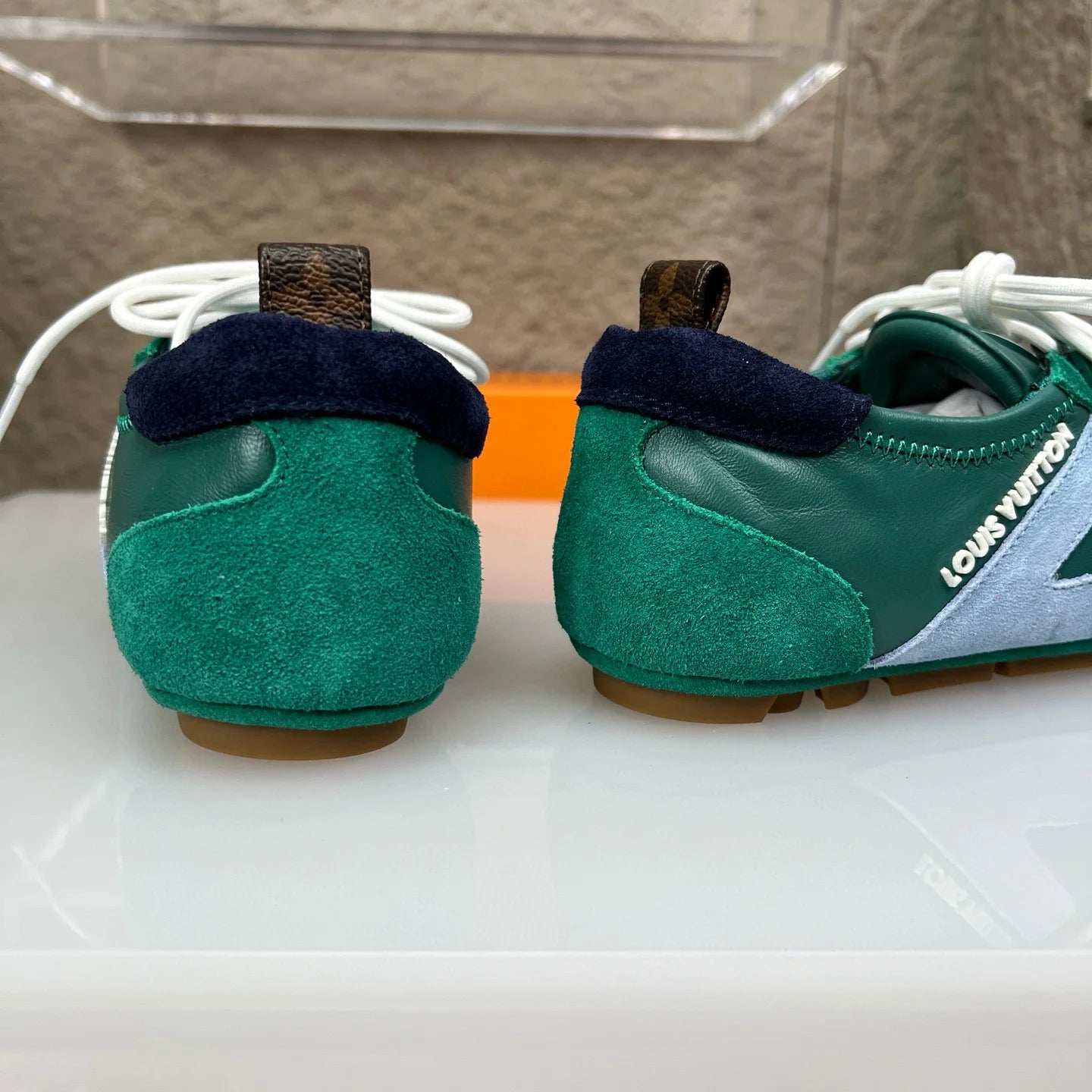 LV SNEAKER