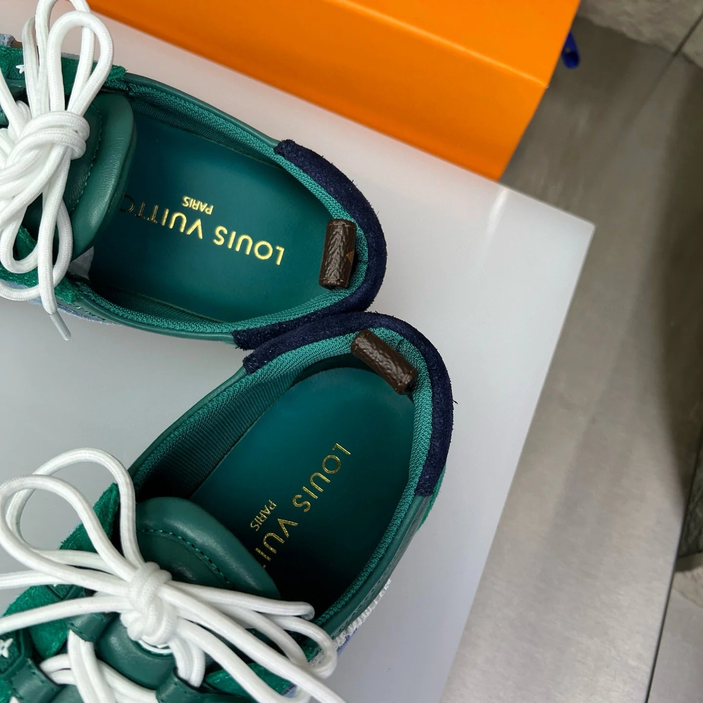LV SNEAKER
