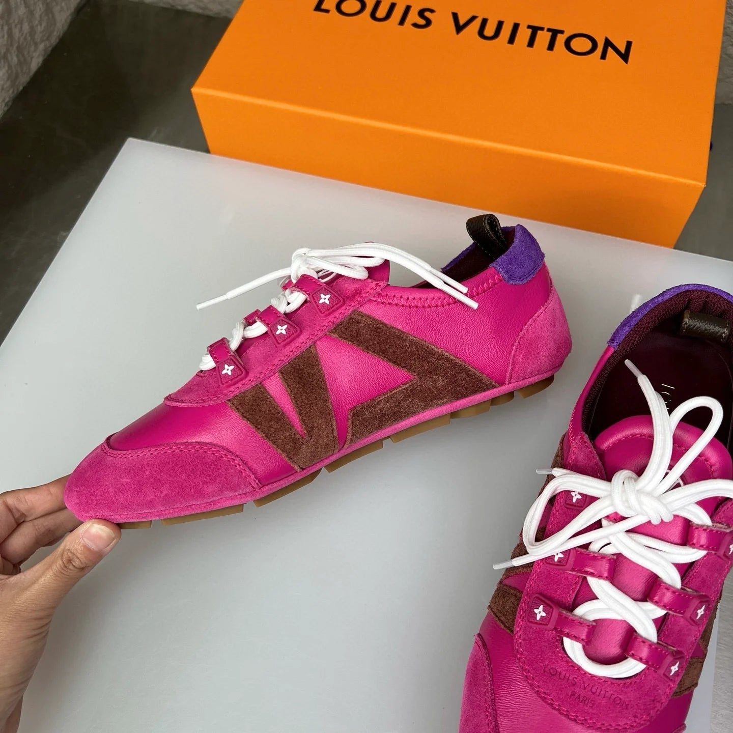 LV SNEAKER