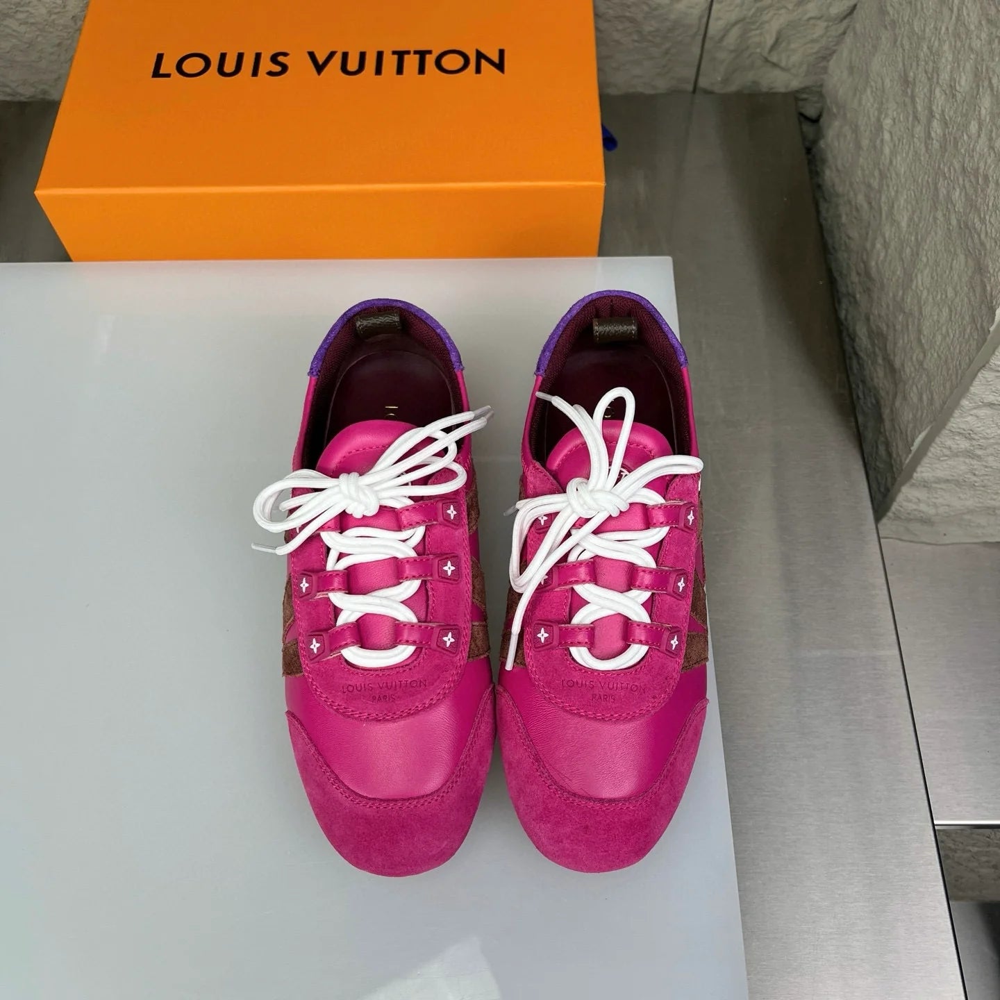 LV SNEAKER