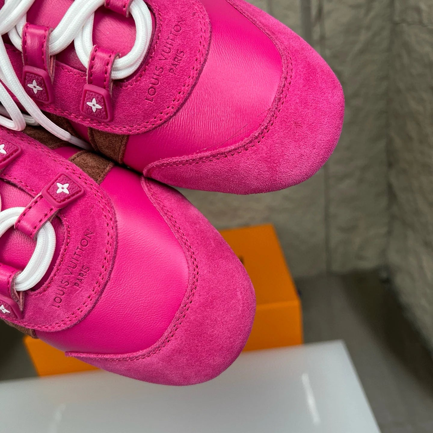LV SNEAKER