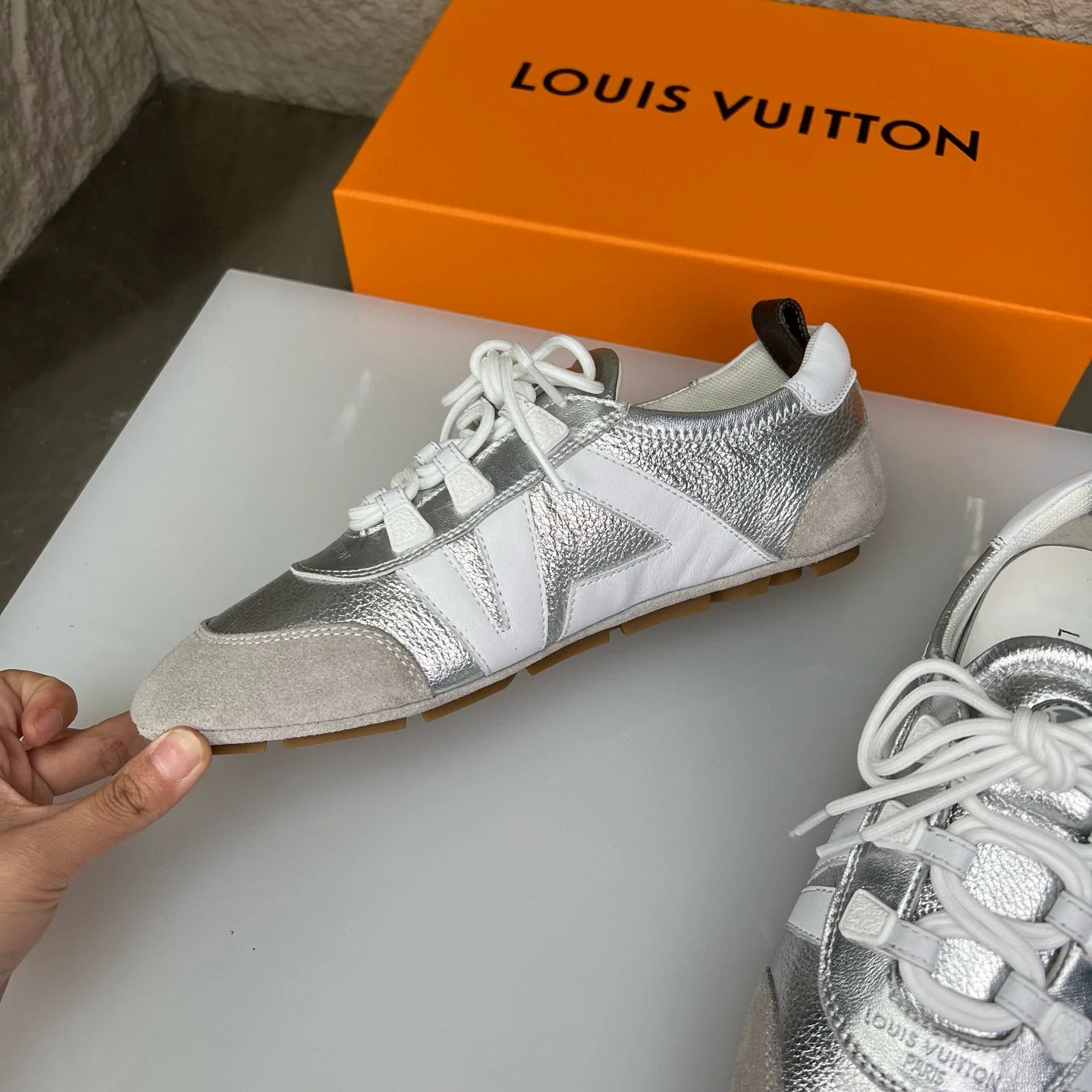 LV SNEAKER