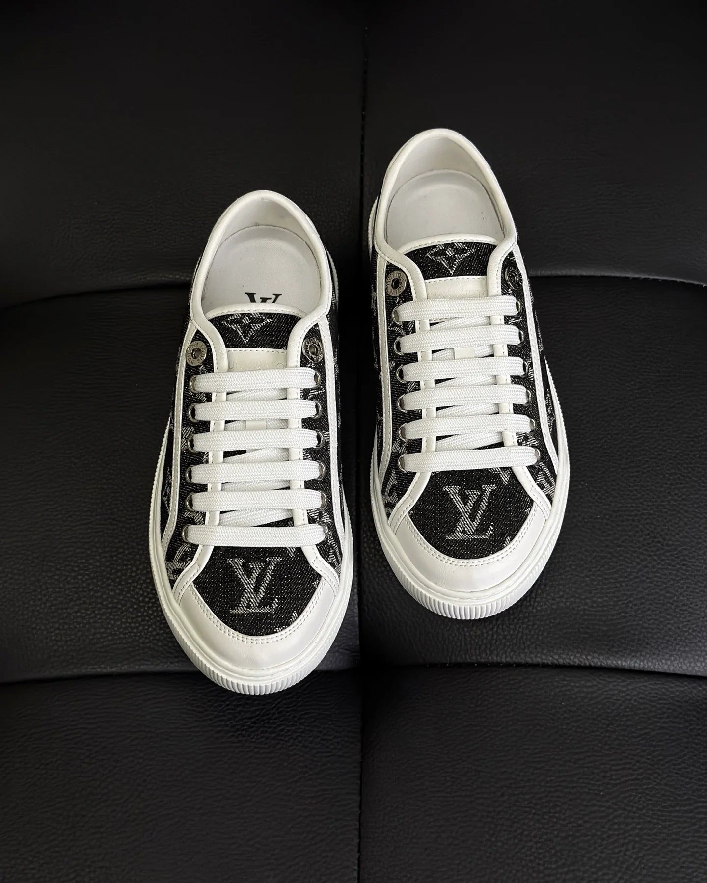 LV SNEAKER