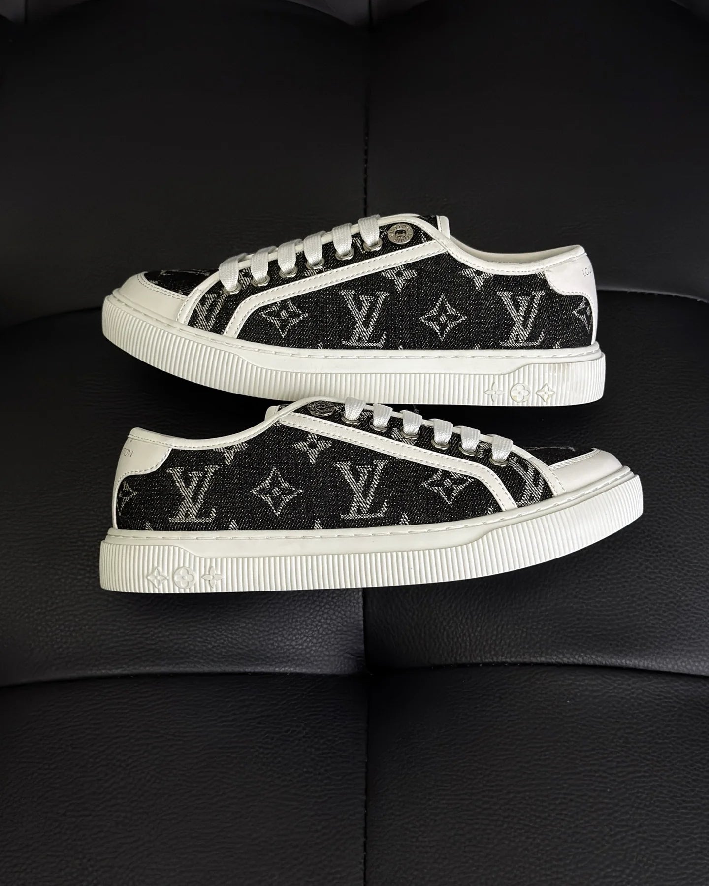 LV SNEAKER