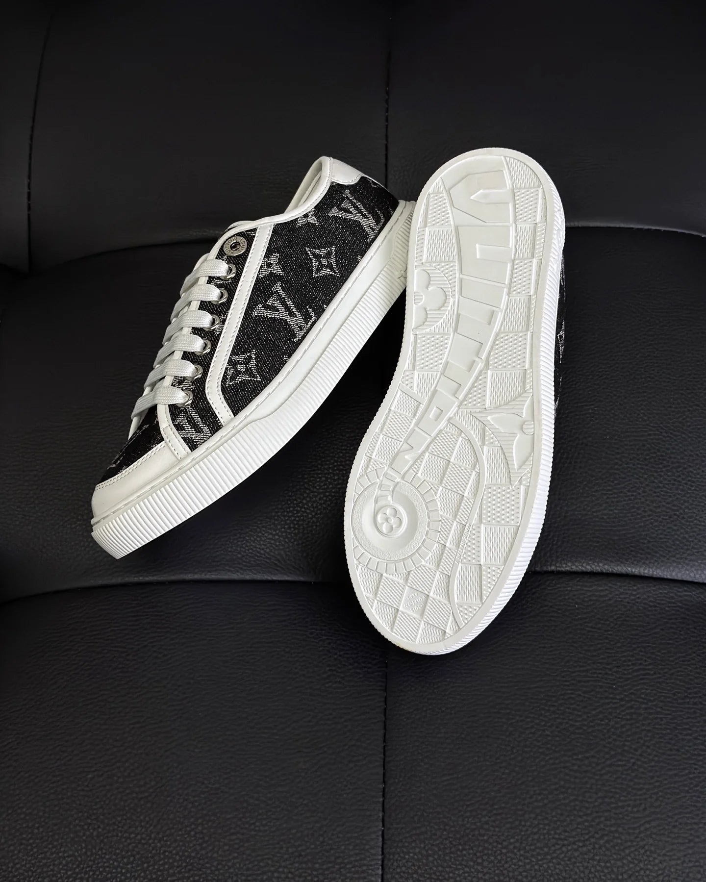 LV SNEAKER