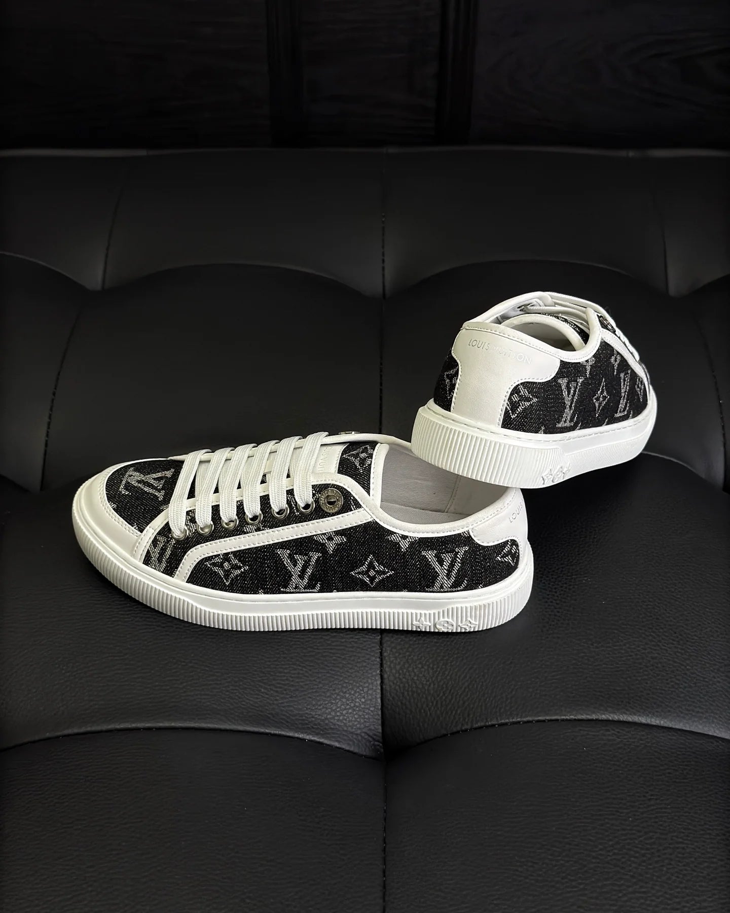 LV SNEAKER