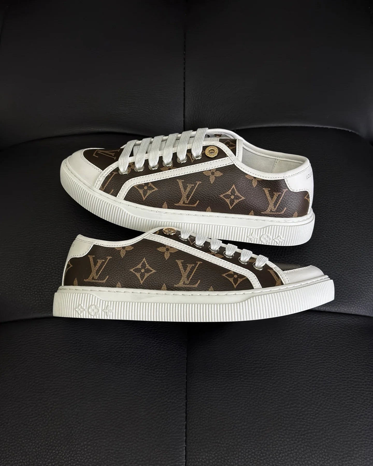 LV SNEAKER